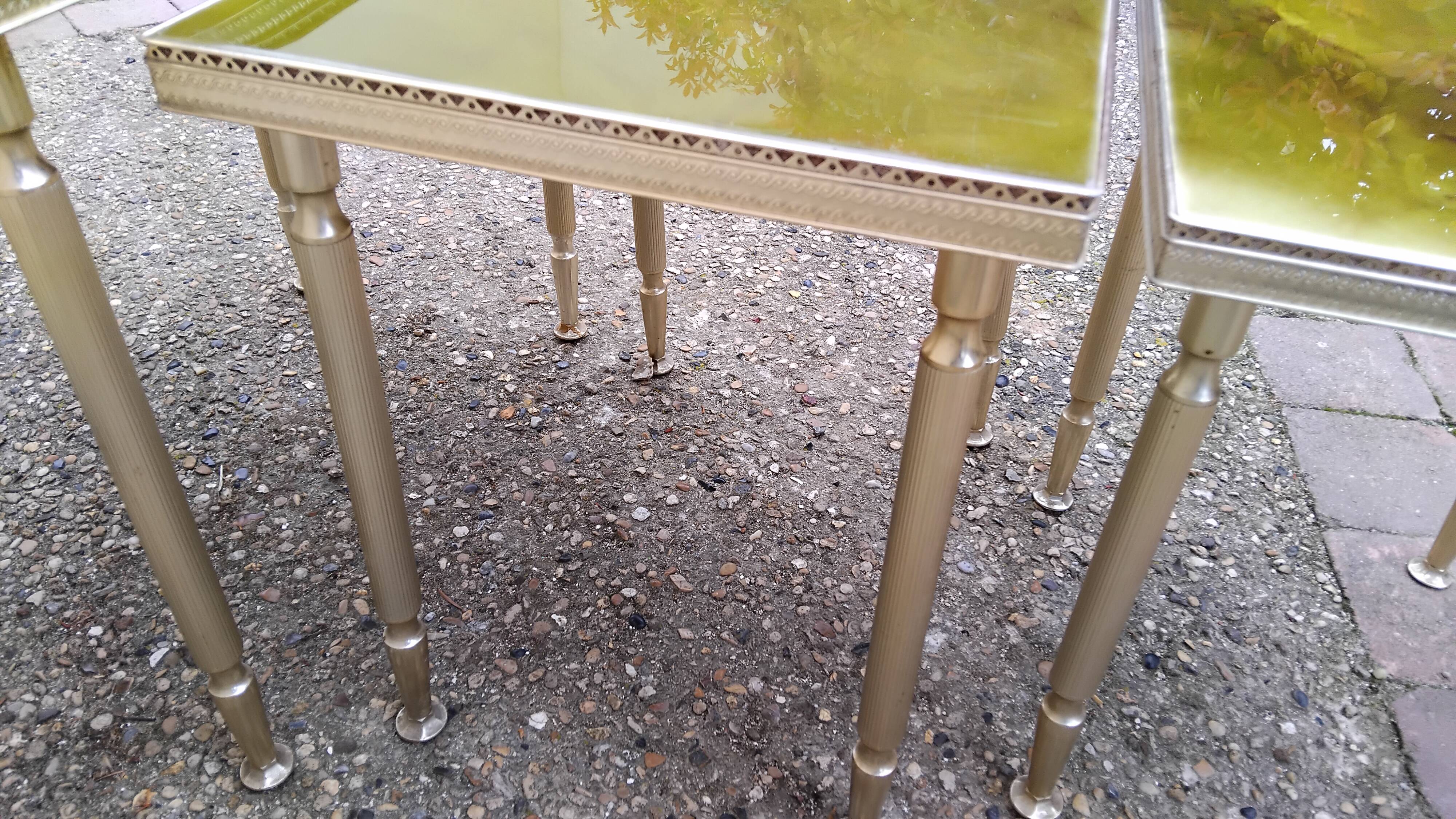 Vintage nesting table from the 70s.