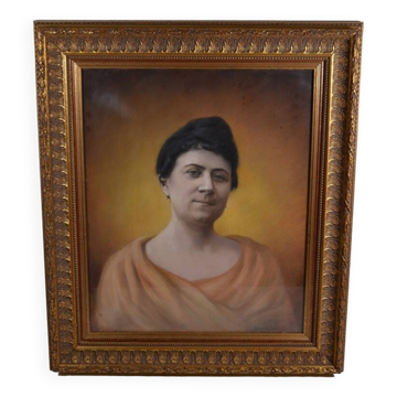 Dessendier (French School of the 20th century) Portrait of a woman in the antique style Pastel signed and dated 1927