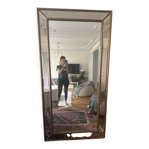 Miroir ancien sur pied, cadre en bois