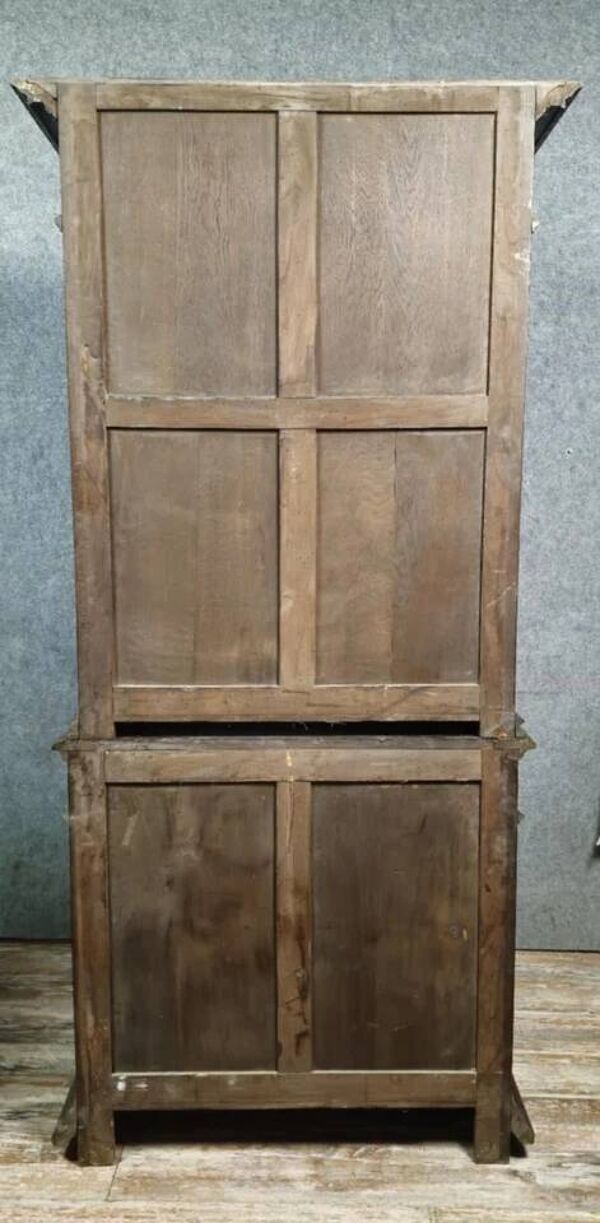 Meuble vitrine de pavillon de chasse style Louis XIII en chene vers 1850