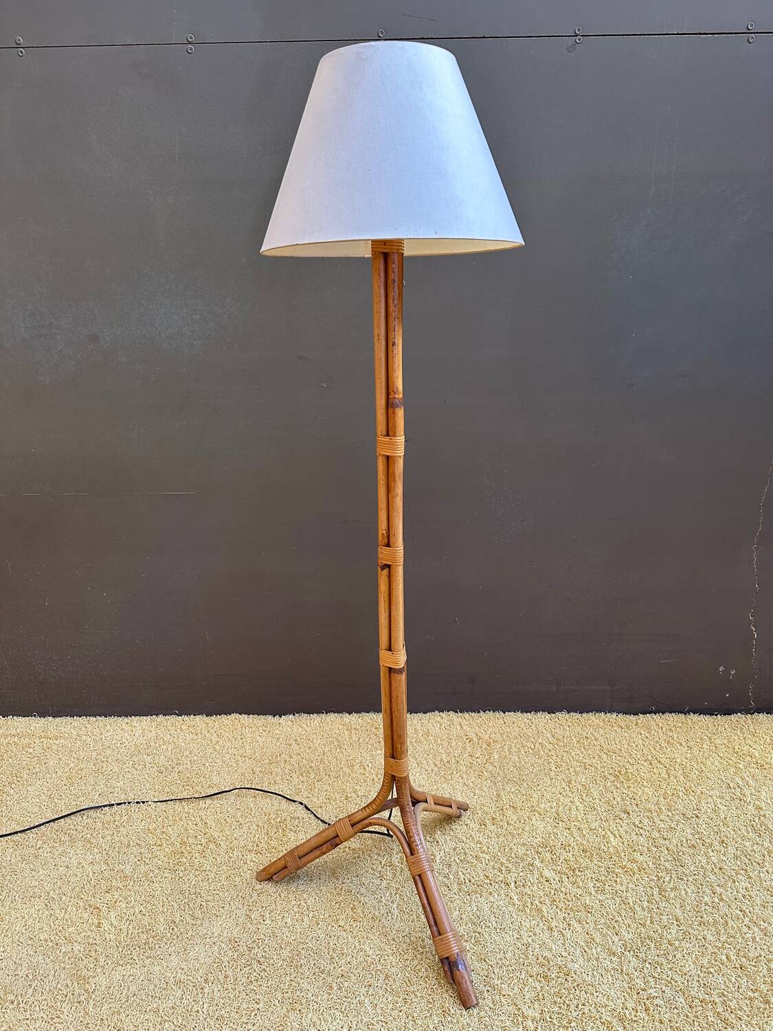 Tripod rattan floor lamp