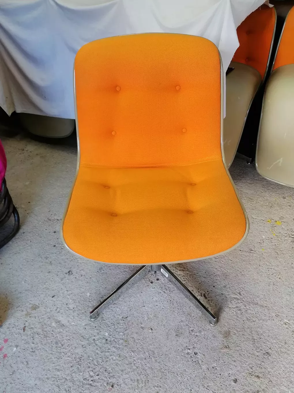 Set of 4 vintage Steelcase Strafor office chairs by Randall Buck.