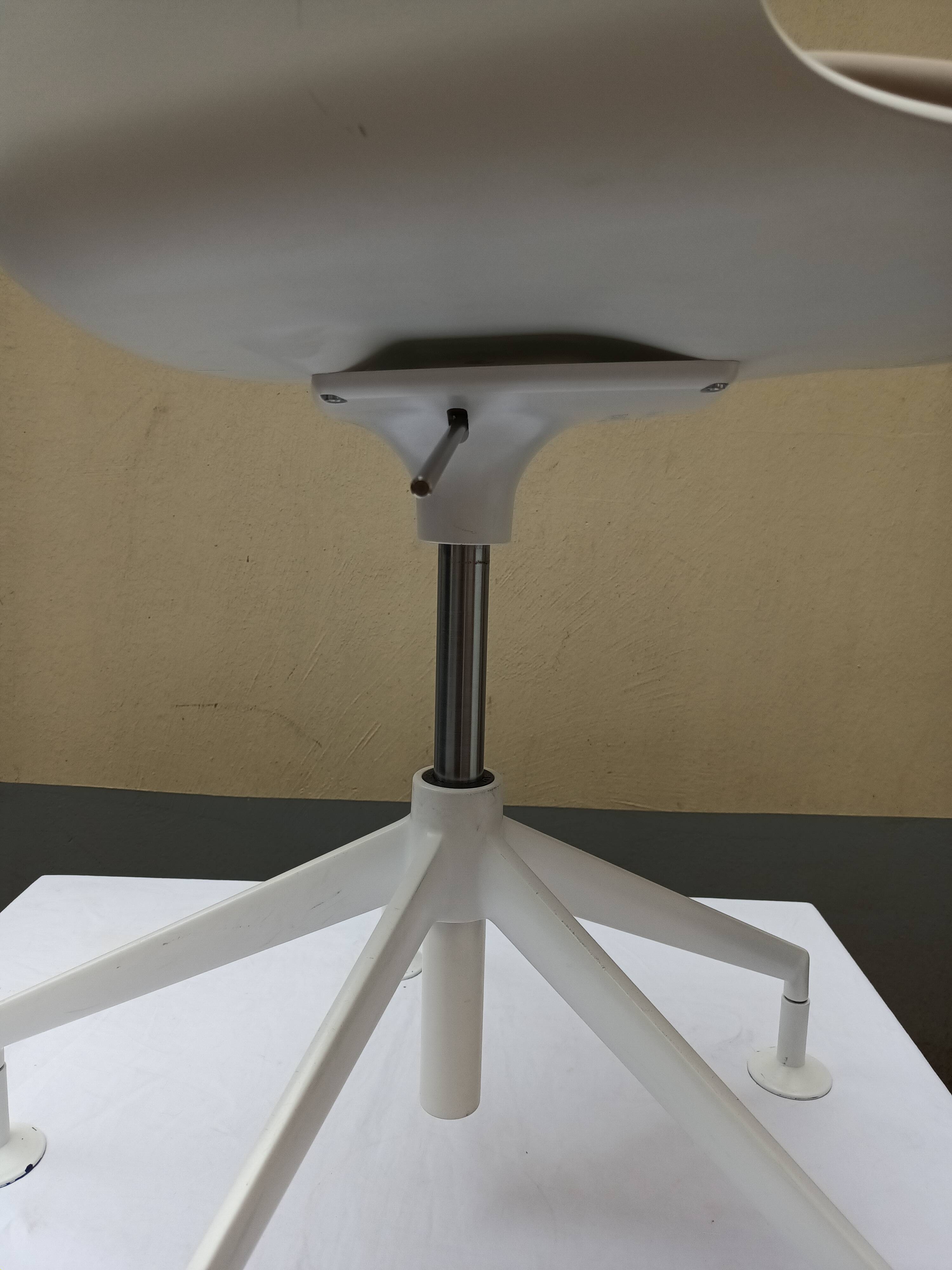 "Cut" office chair by Francesco Rota for Lapalma