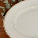 Plat ovale doré et blanc