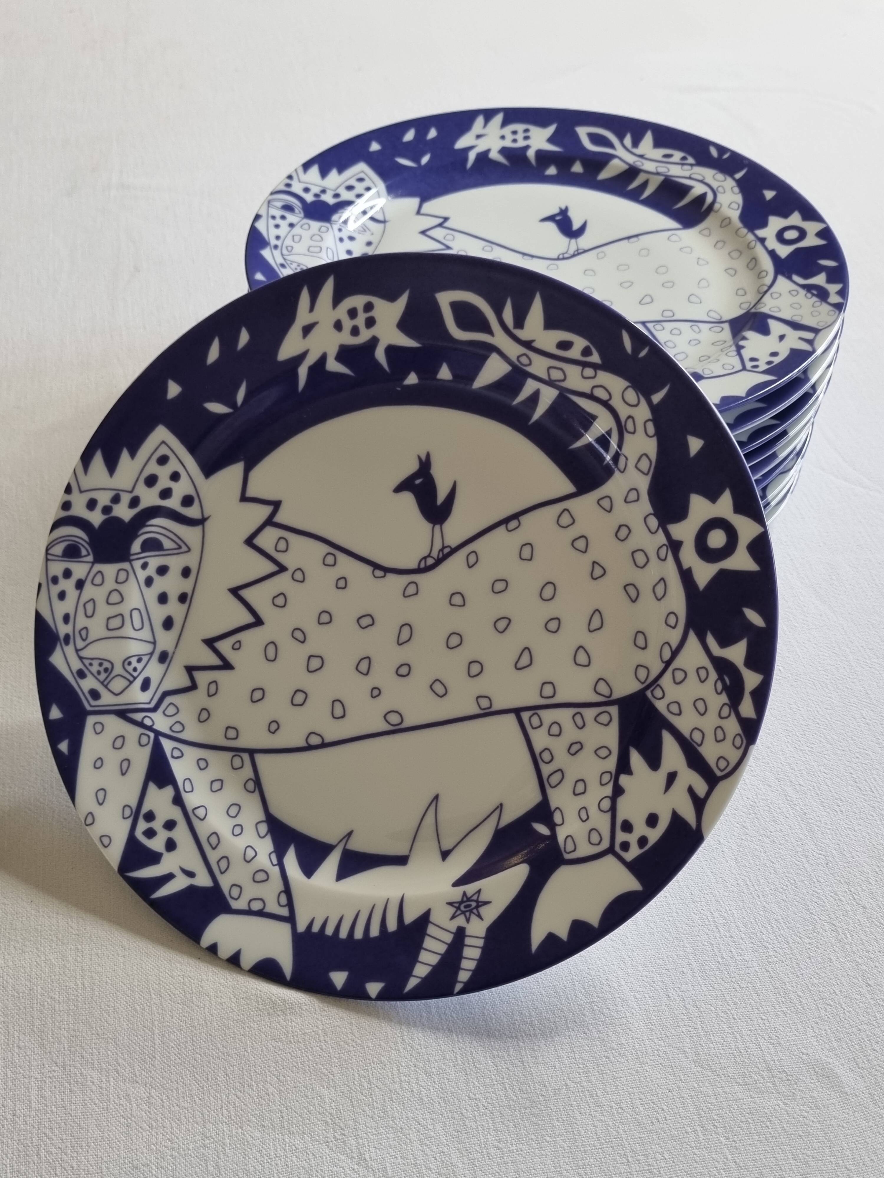 Service of 10 Plates, design by Yves Blayo Paris, 80s, 21 cm