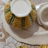 Salt and pepper display melon in slip
