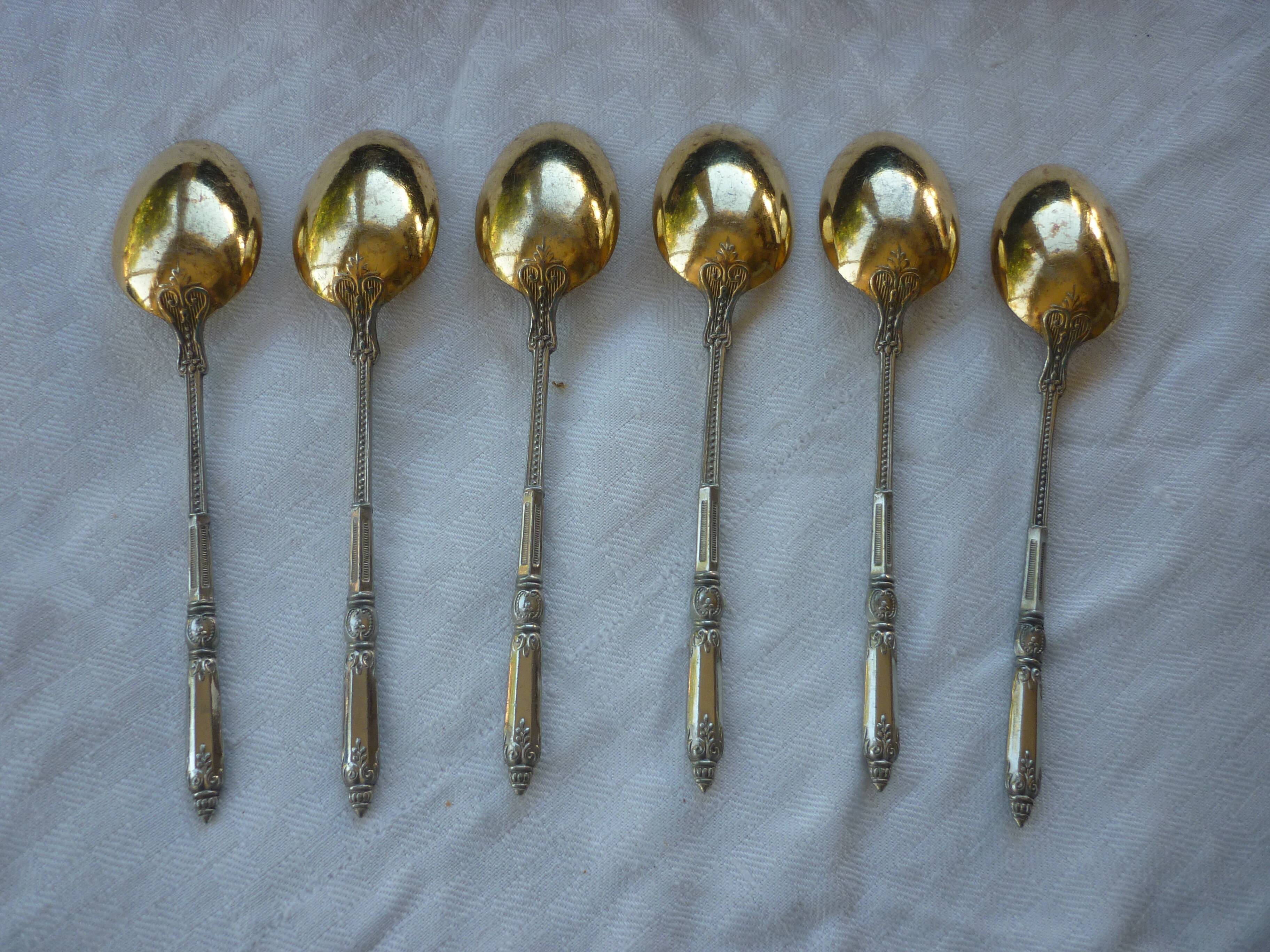 6 spoonfuls of silver and gold metal coffee