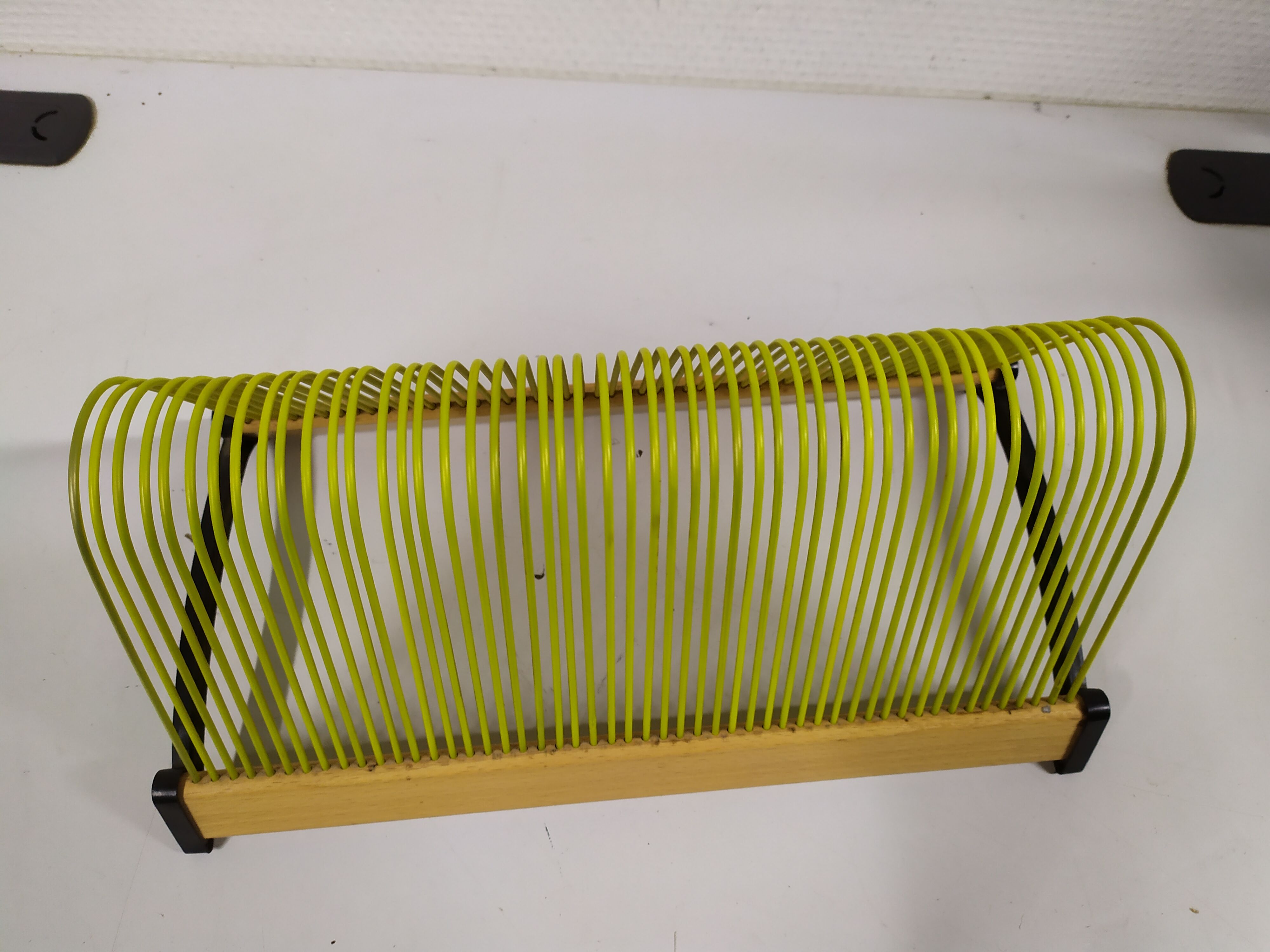 Old green wood vinyl holder, plattofix