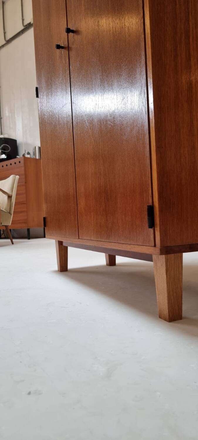 Armoire du milieu du siècle