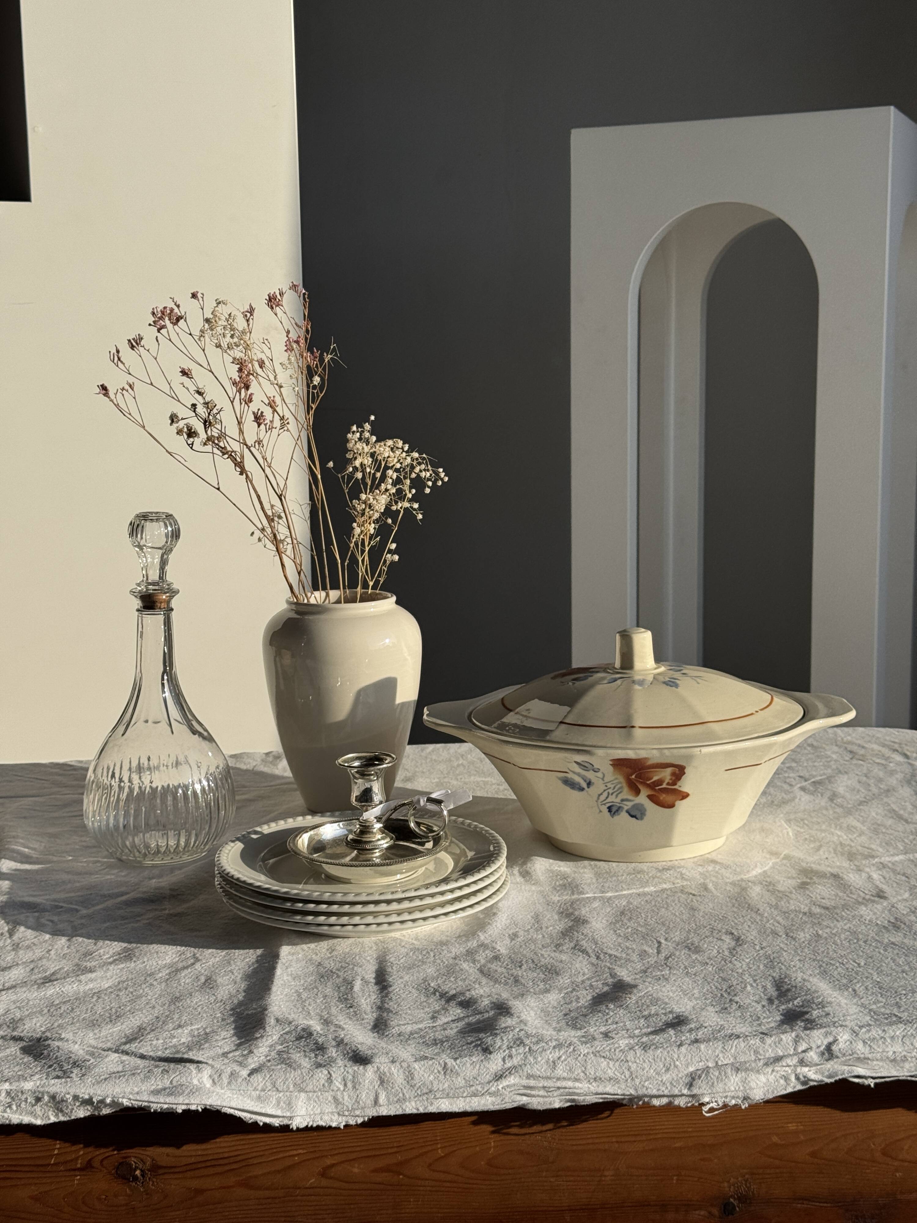 Antique Sarreguemines soup tureen with lid, rose pattern, D33 H28.