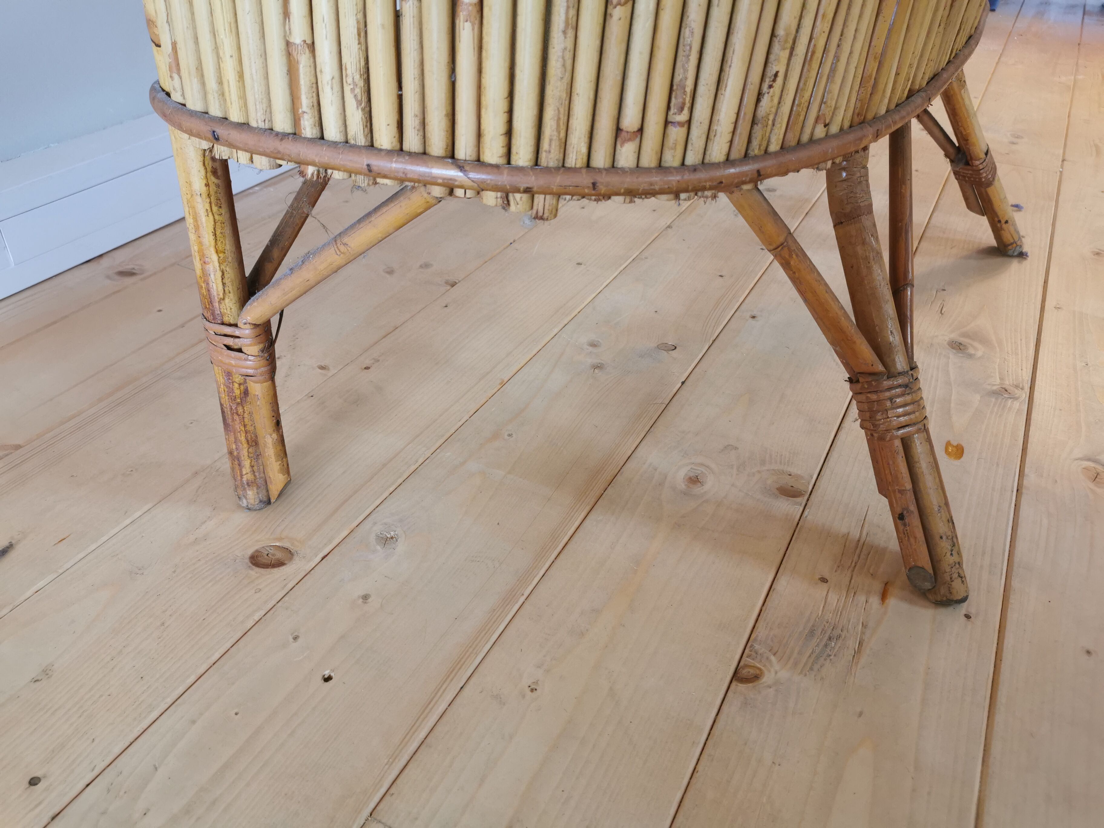 Bar et tabourets en rotin des années 50/60
