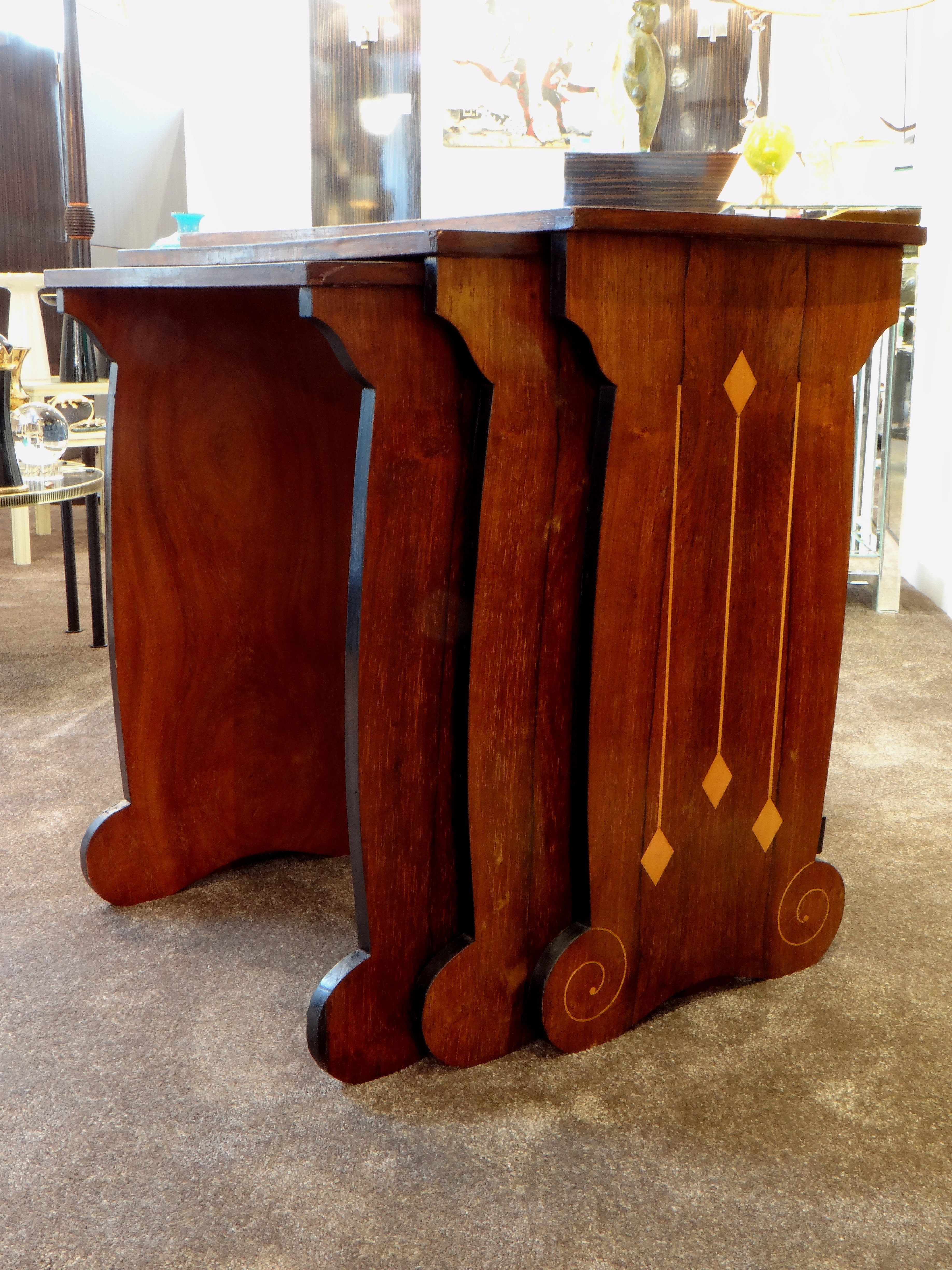Set of three tables nesting years 1920/1930