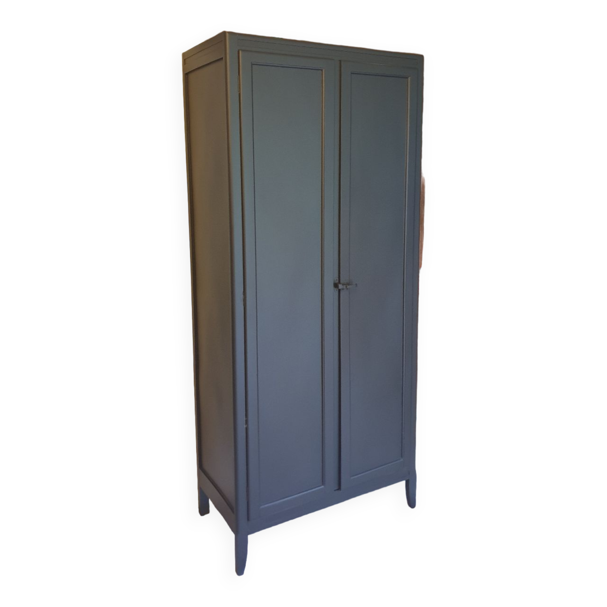 Parisian kitchen cabinet