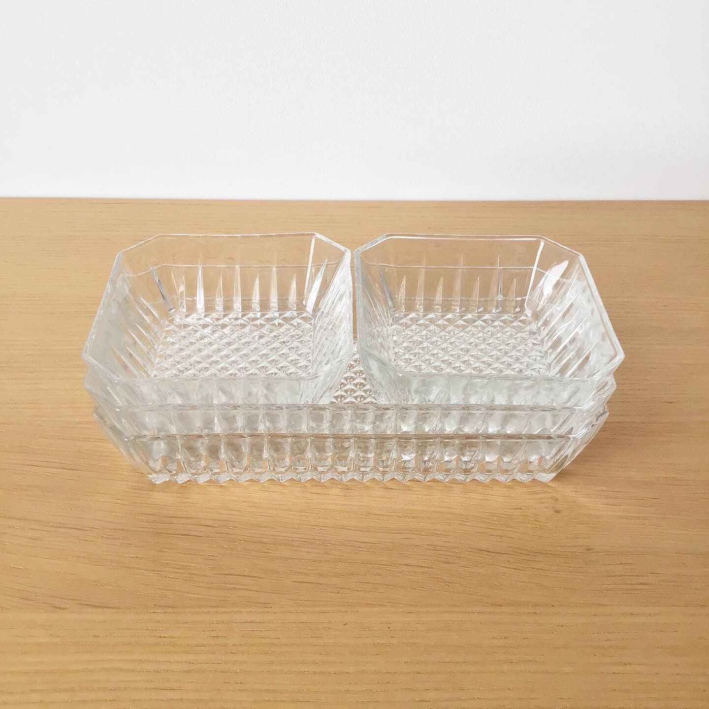 Set of vintage Arcoroc ramekin raviers on their tray