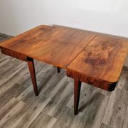 Table à manger par Jindrich Halabala