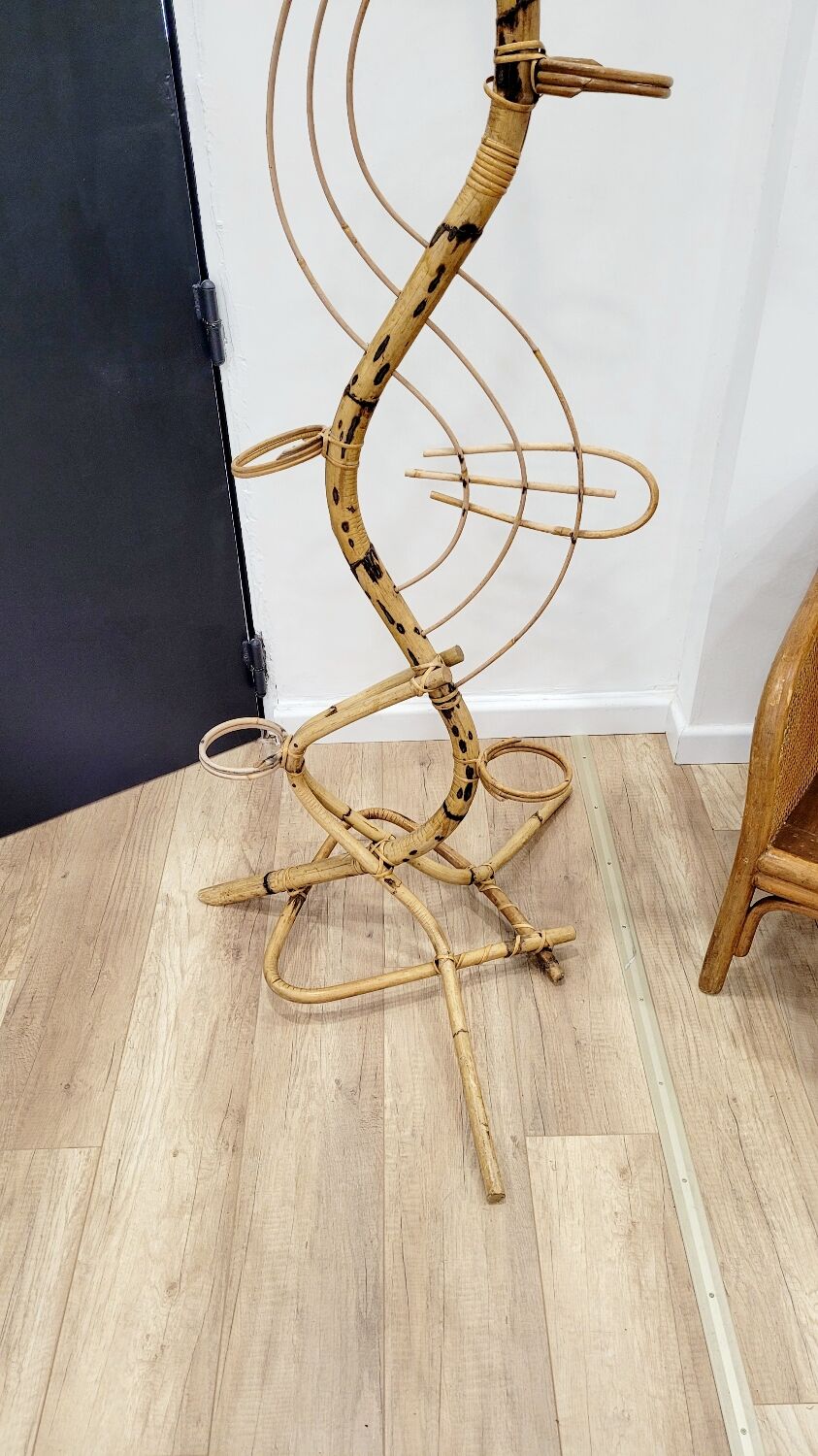 Rattan plant stand
