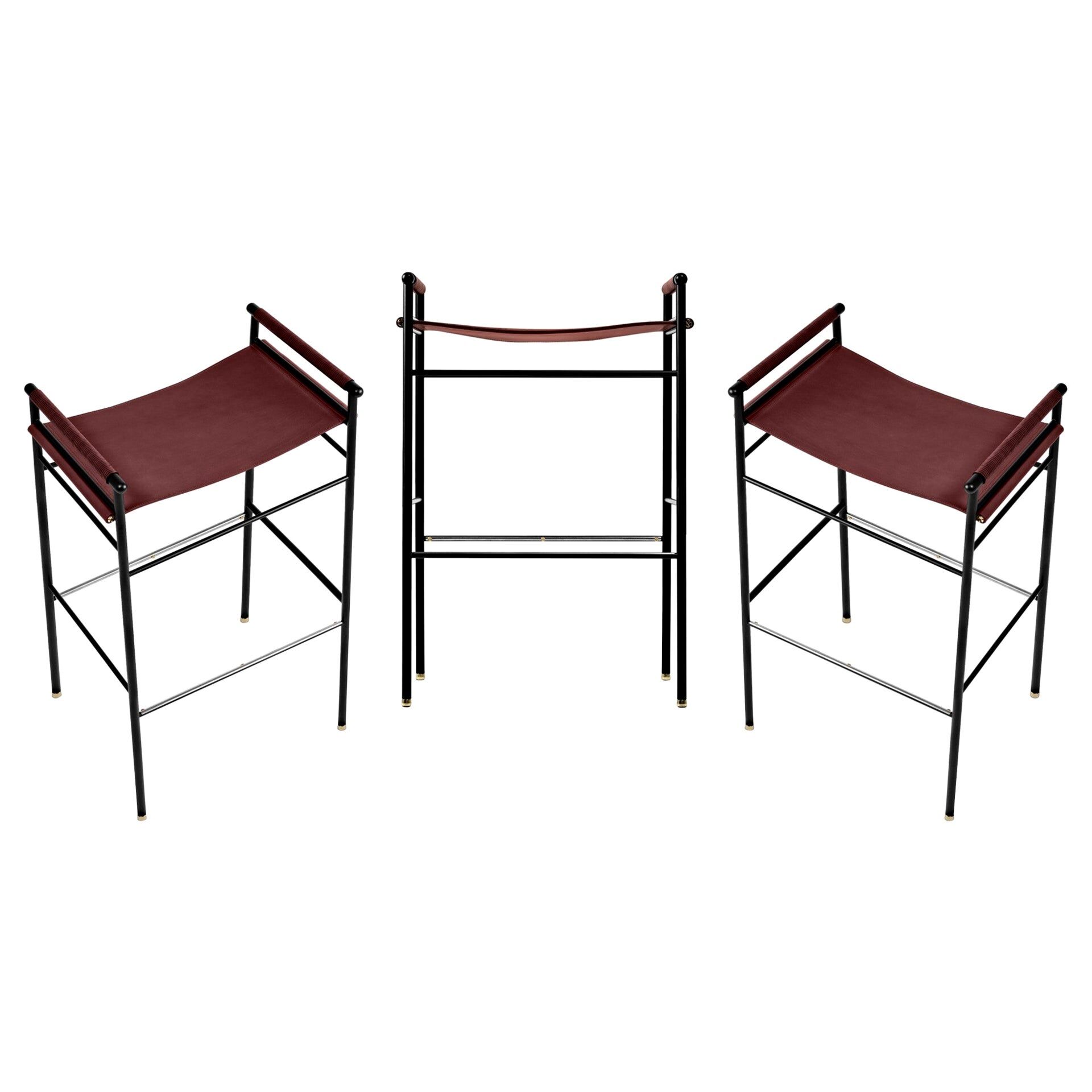 Jeu de 3 tabourets de bar Artisan contemporain en cuir cognac et métal noir