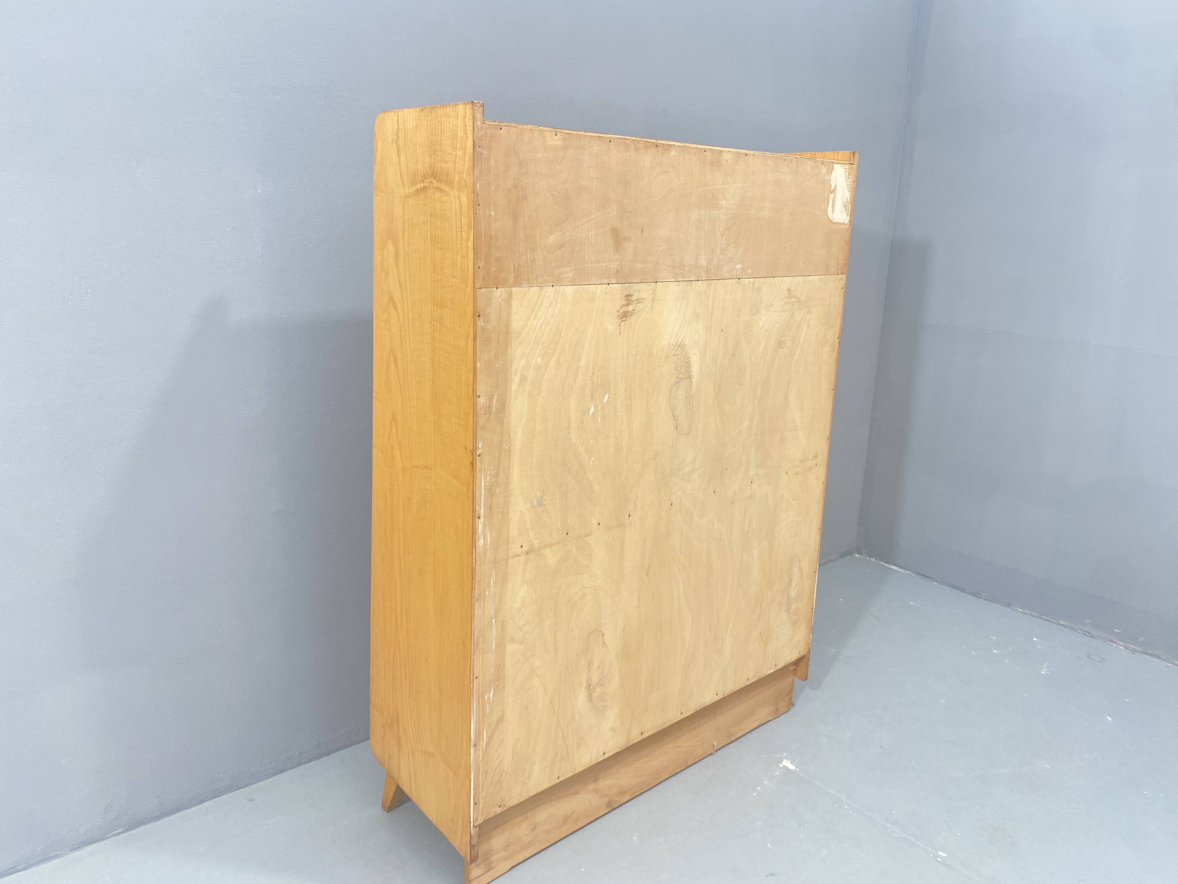 Bibliothèque vintage en noyer par František Jirák, 1960, Tchécoslovaquie