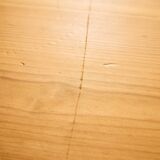 Longue table en pin canadien avec pieds noirs