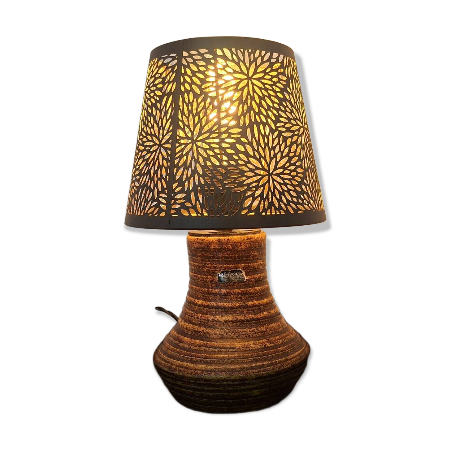 Accolay lamp with shade