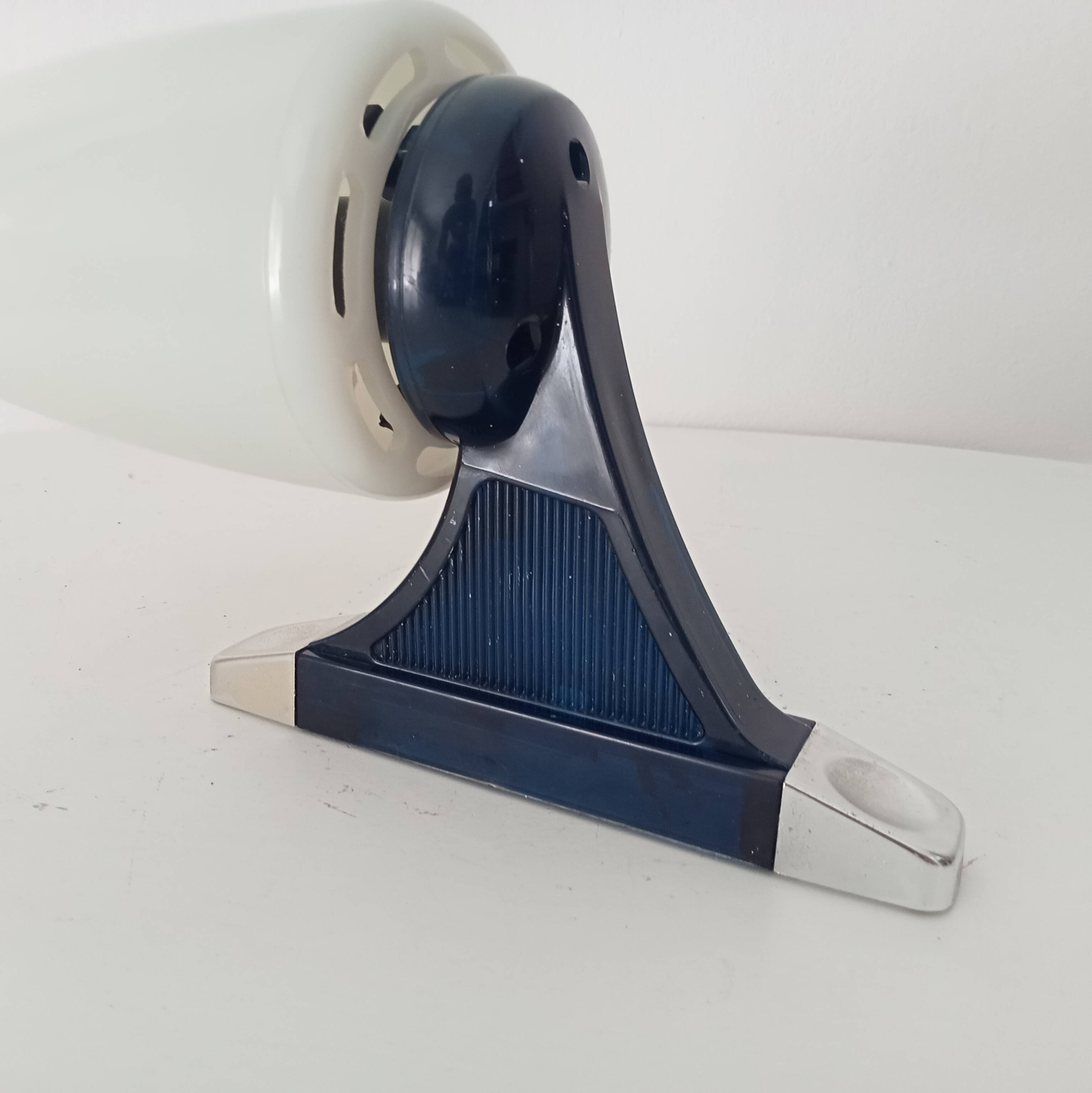 Grosfillex Space Age wall light from the 70s