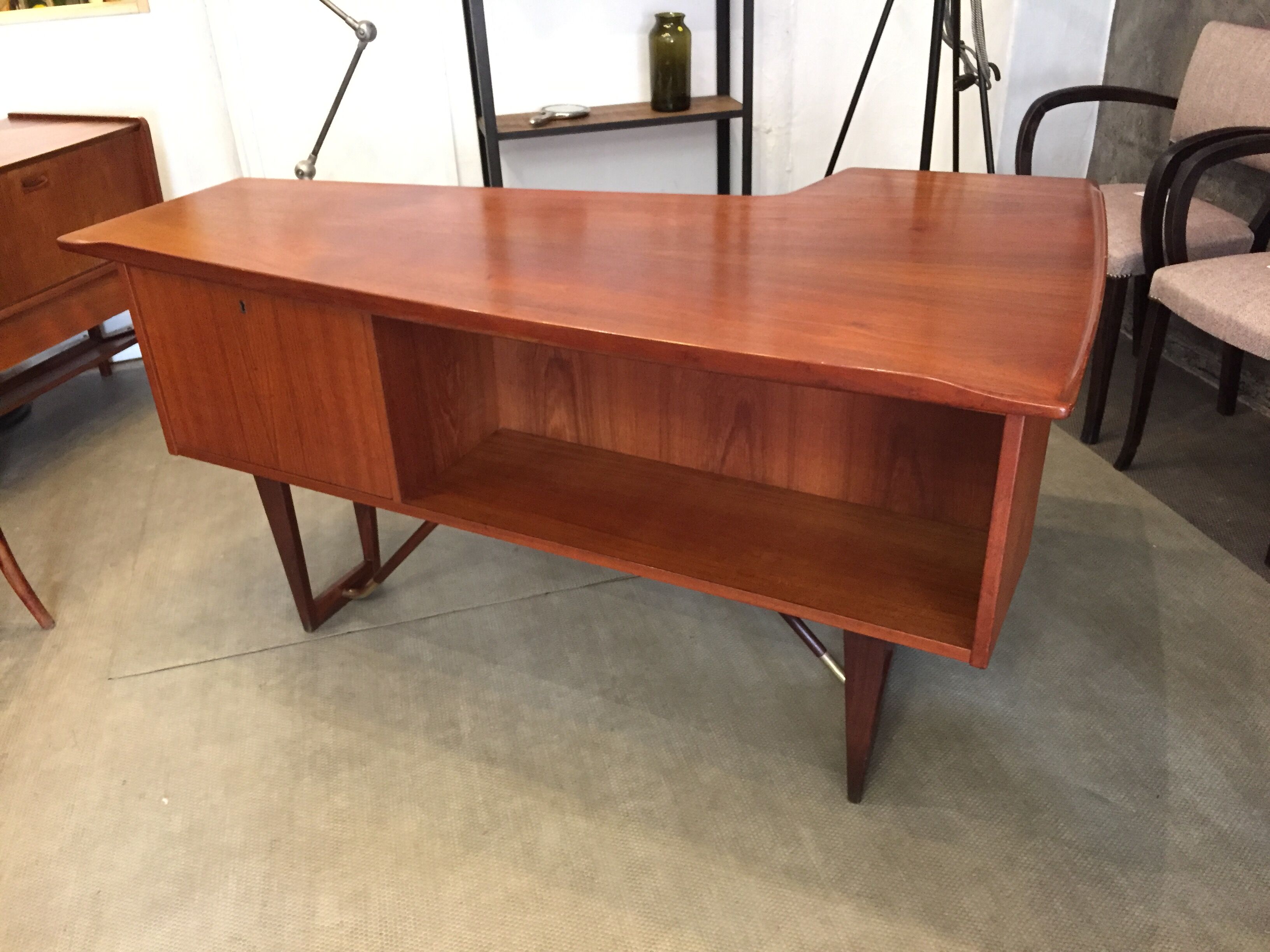 Boomerang Peter Nielsen Lovig scandinavian office