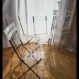 Folding chairs The invisibles of the marsh