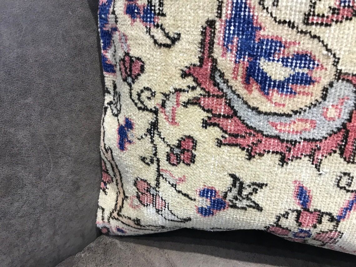 Vintage faded rug pillow case 50x50 cm