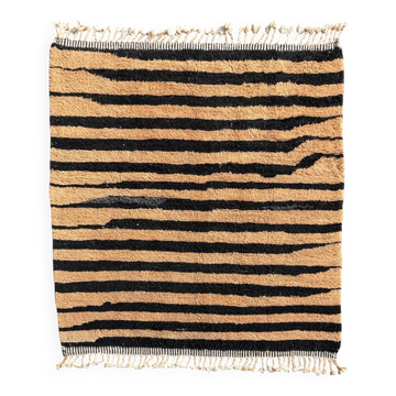 Tapis marocain Beni Ouarain moderne – motif rayures noires – 215 x 250 cm