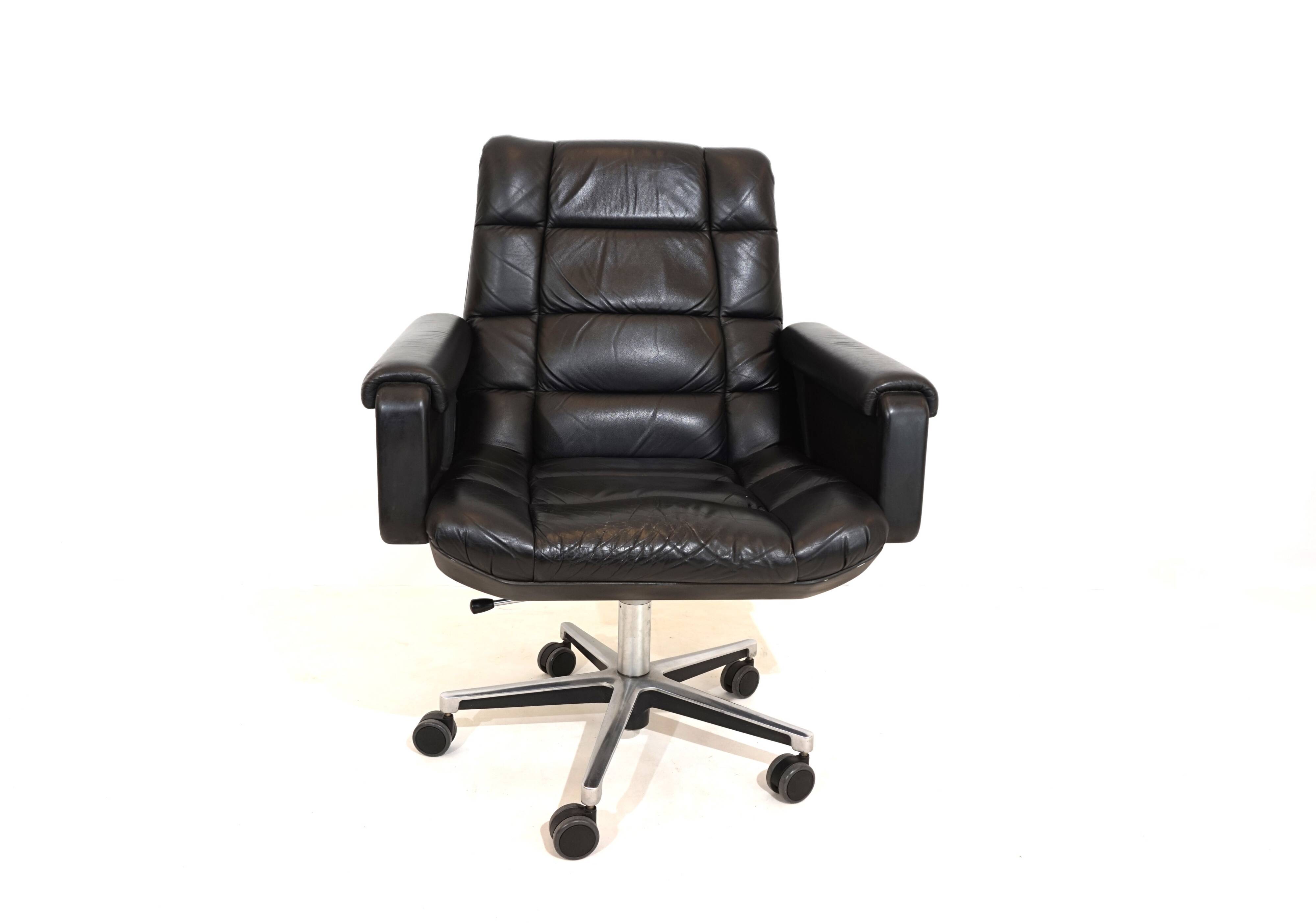 Chaise de bureau en cuir Mauser Seat 150 par Herbert Hirche