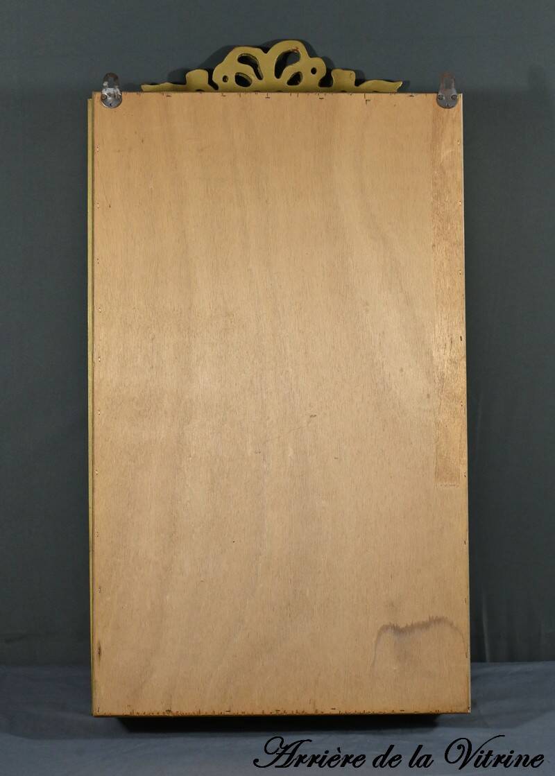 Vitrine Murale en Bois Doré – Milieu XXe