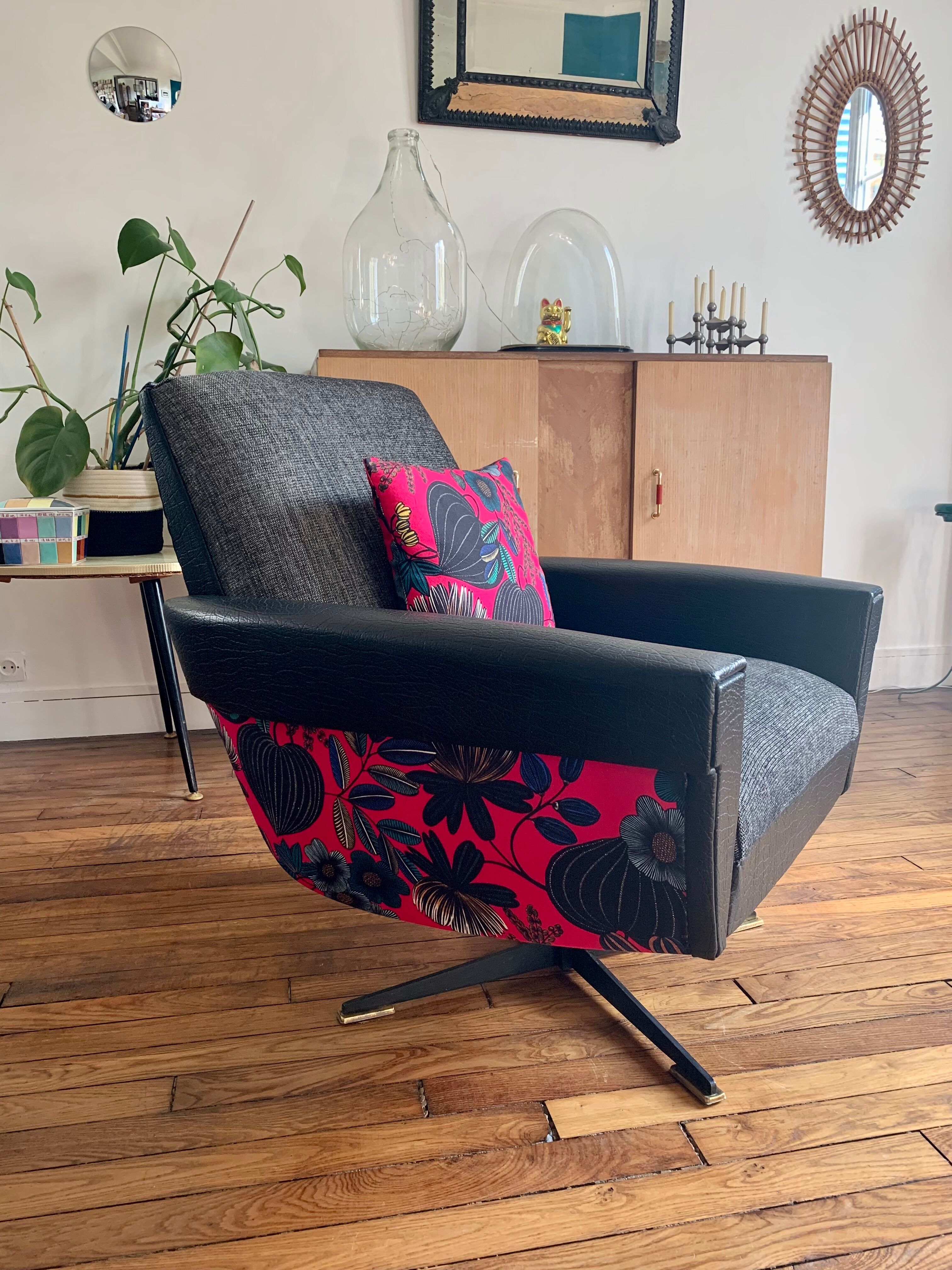Cube Swivel Armchair 60's
