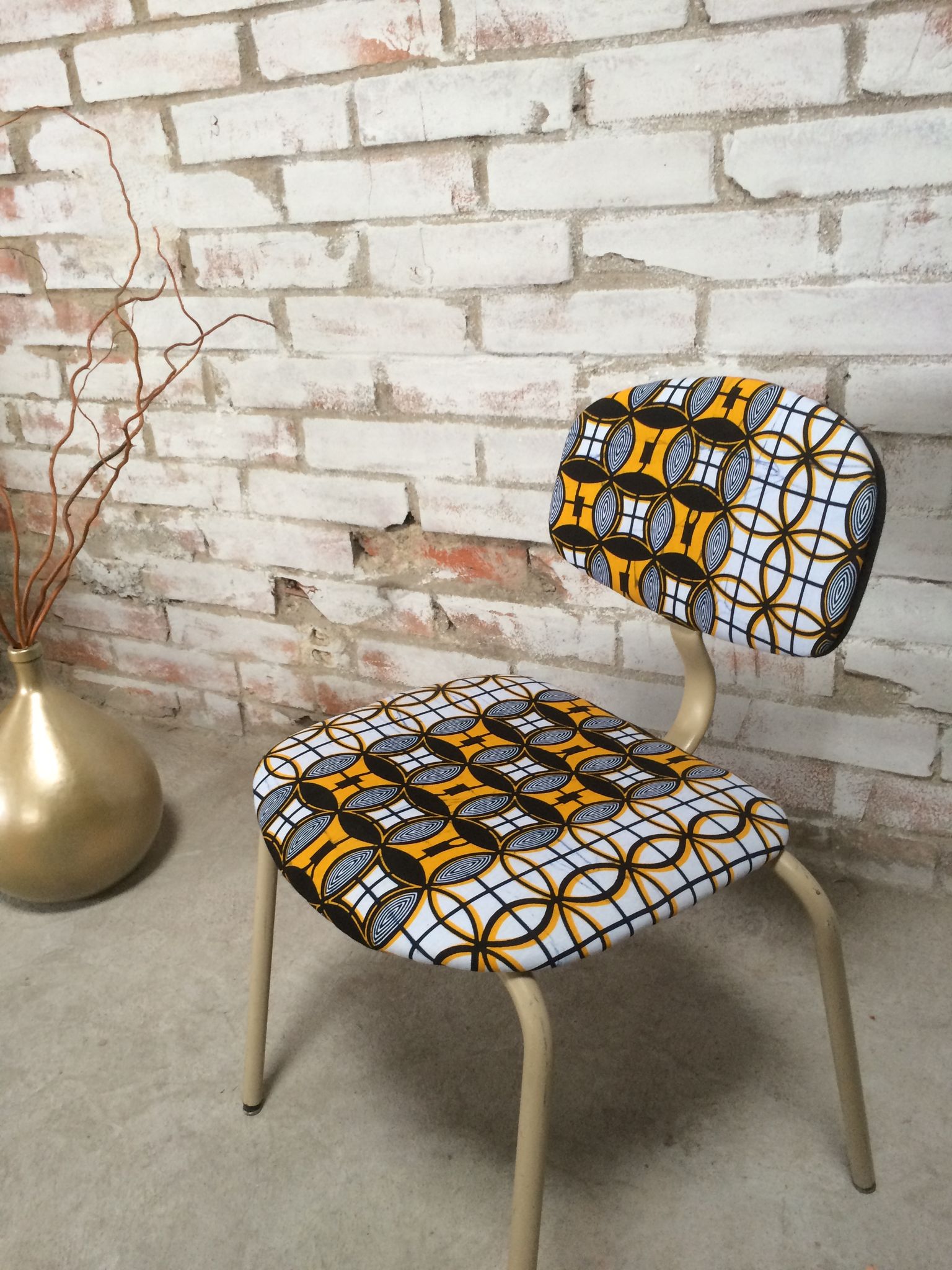 Vintage ethnic strafor tubular chair revisited with wax