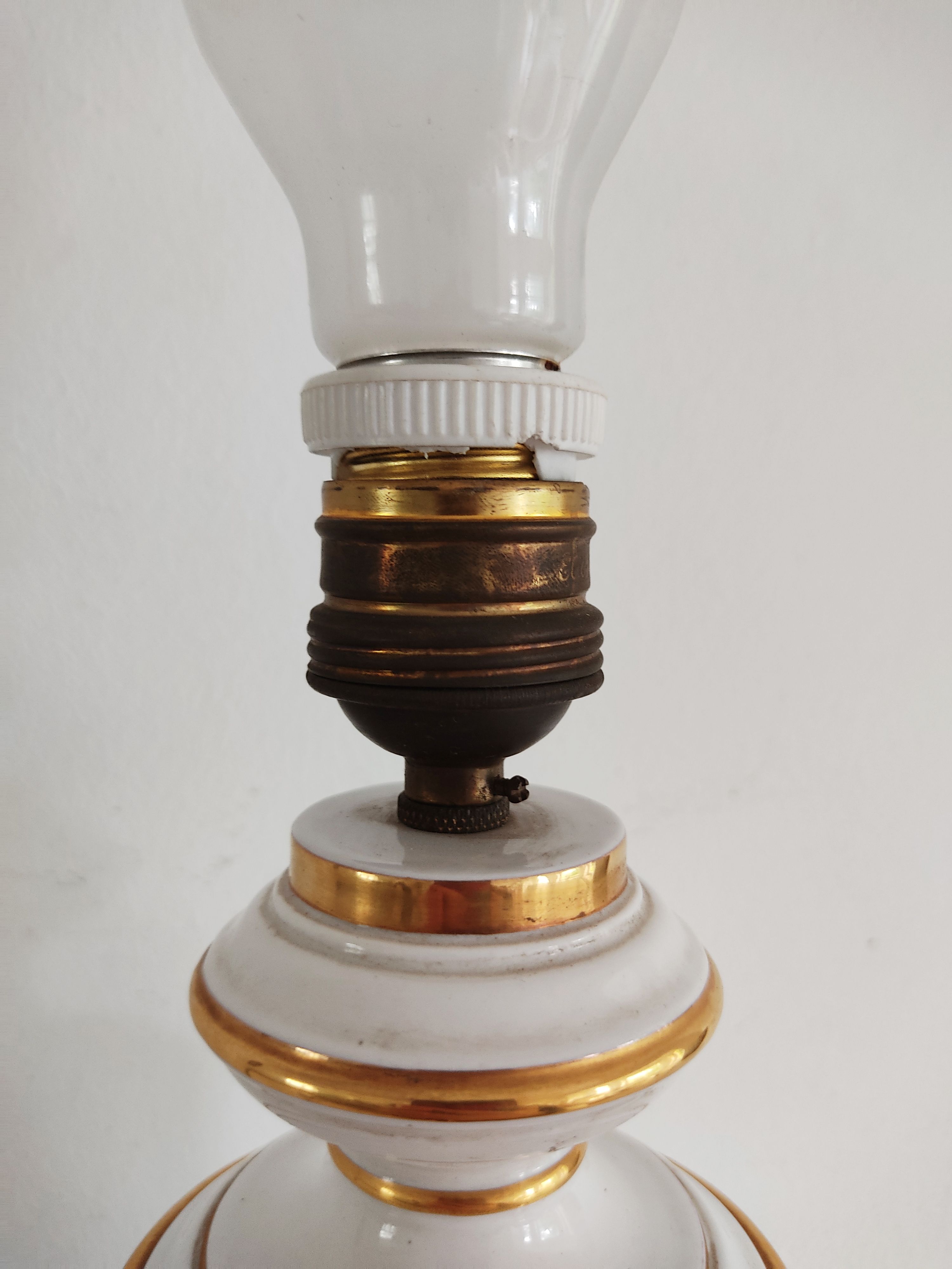 Foot of vintage lamp in Brussels porcelain