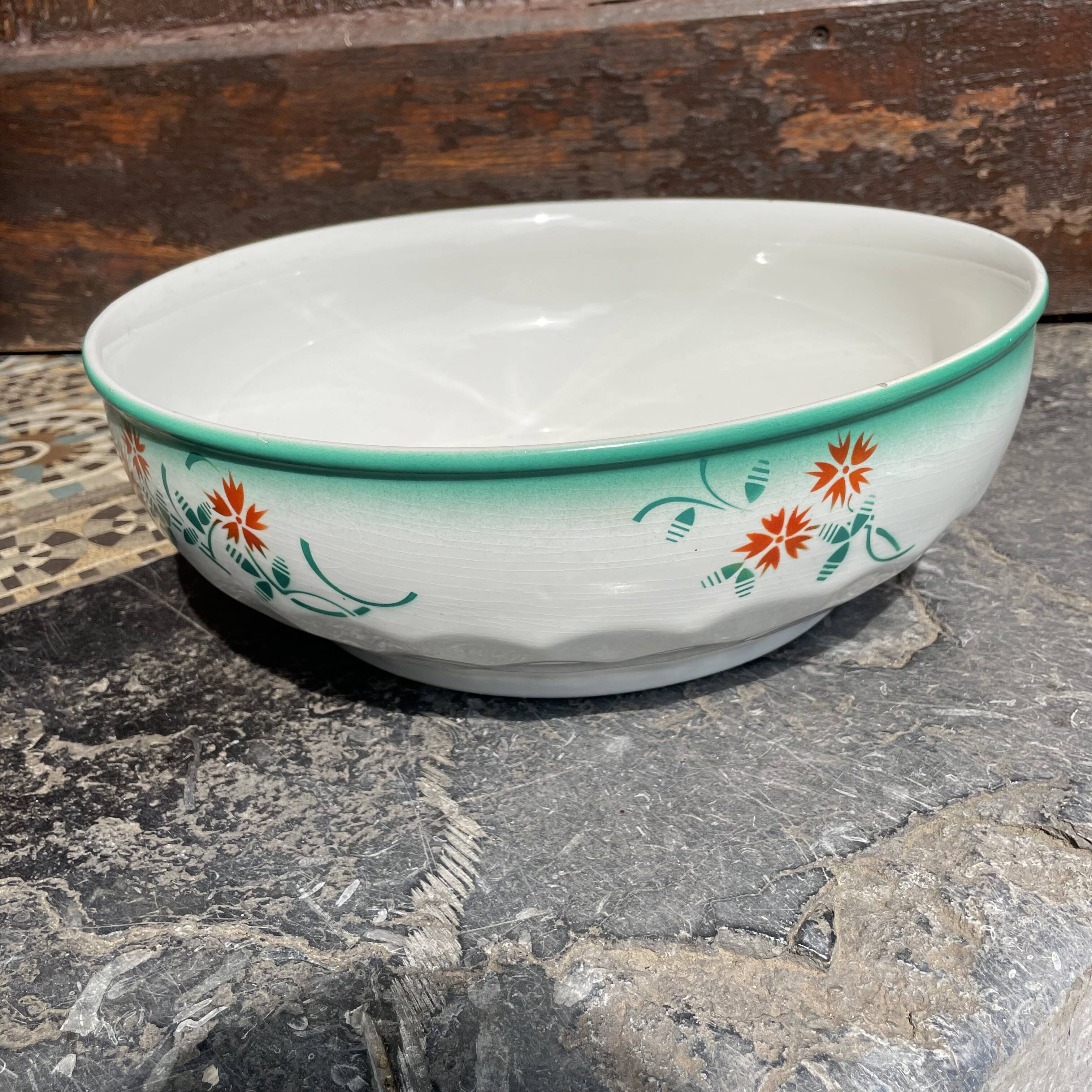 Flat earthenware bowl