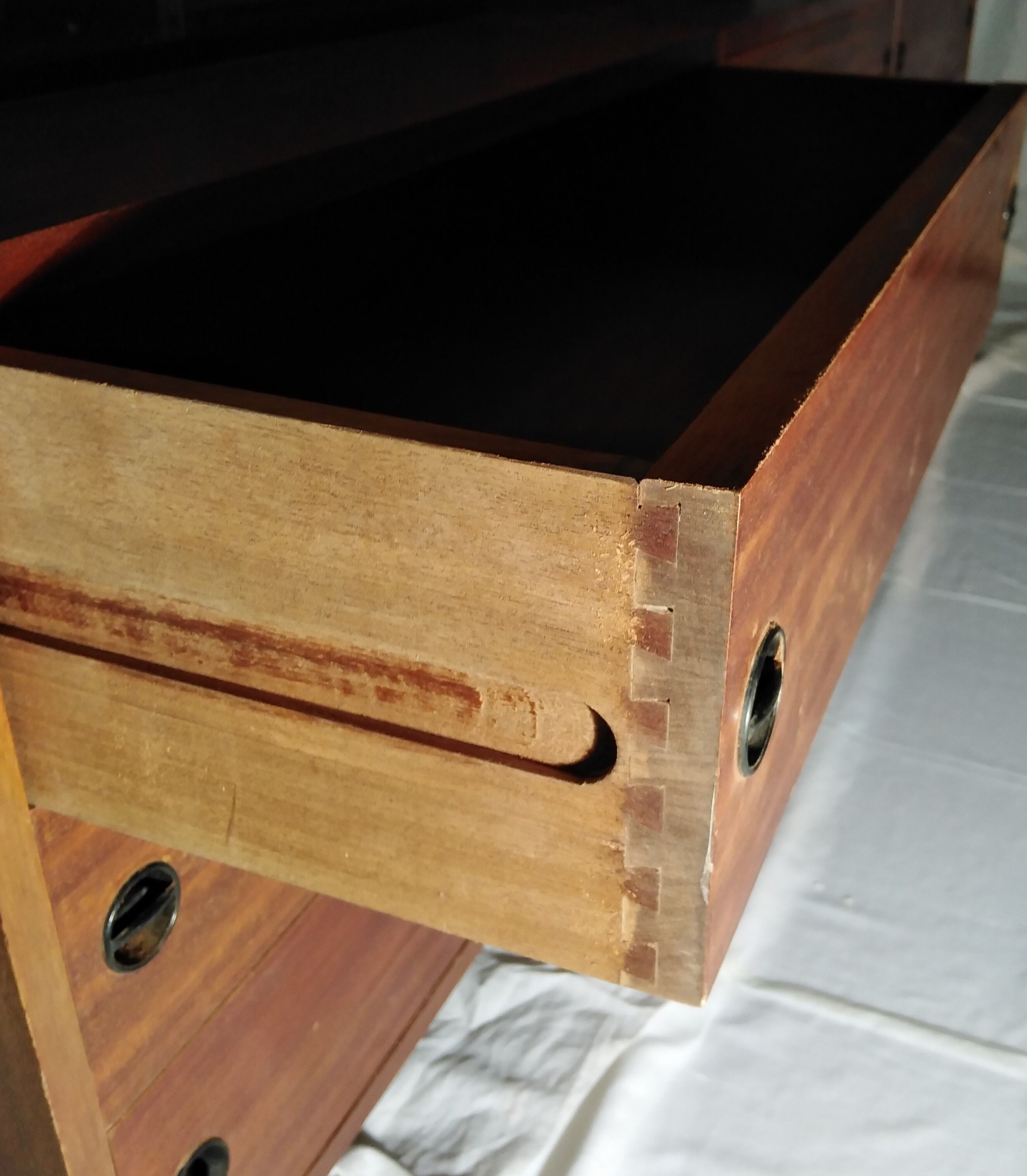 Living mahogany from the 60s/70s