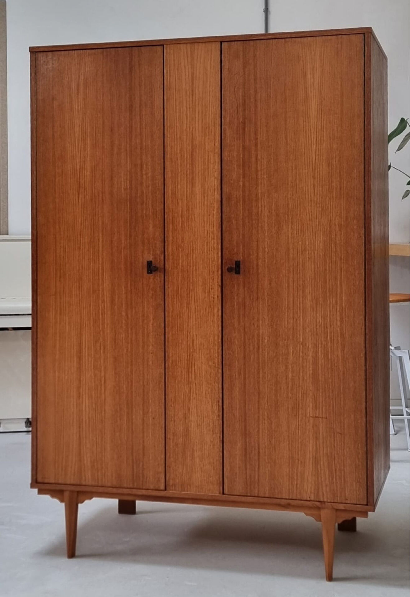 Armoire du milieu du siècle