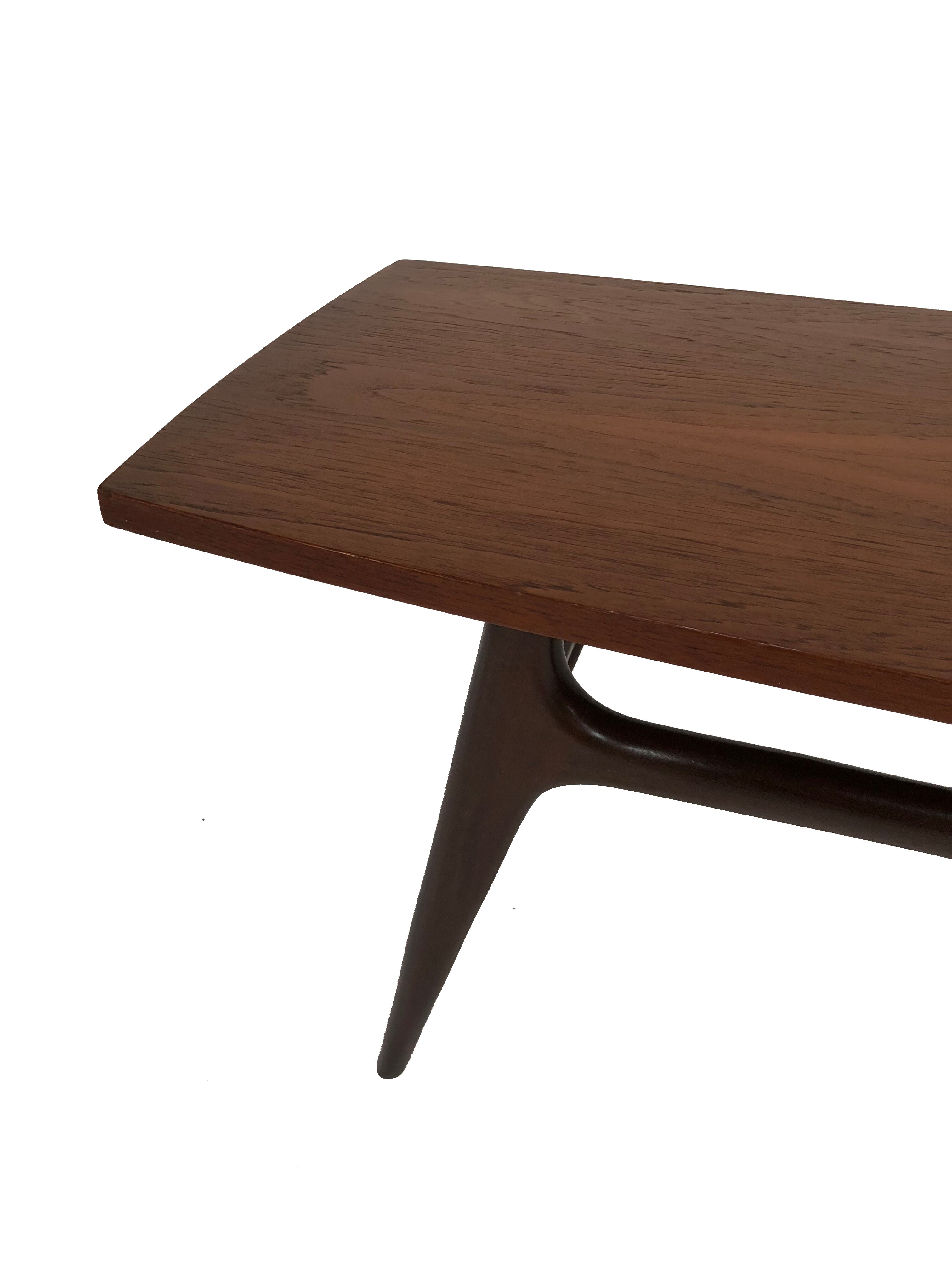 Coffee table Louis van Teeffelen Webe model 21