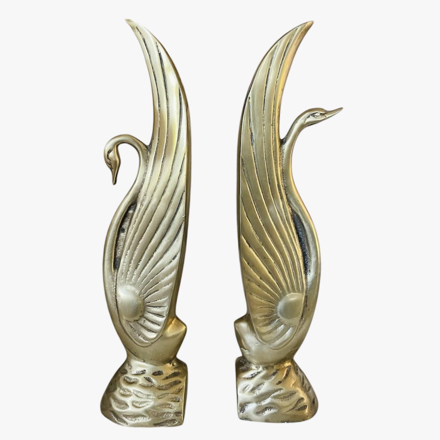 Pair of brass bookends, sculptural swans in Art Nouveau style.