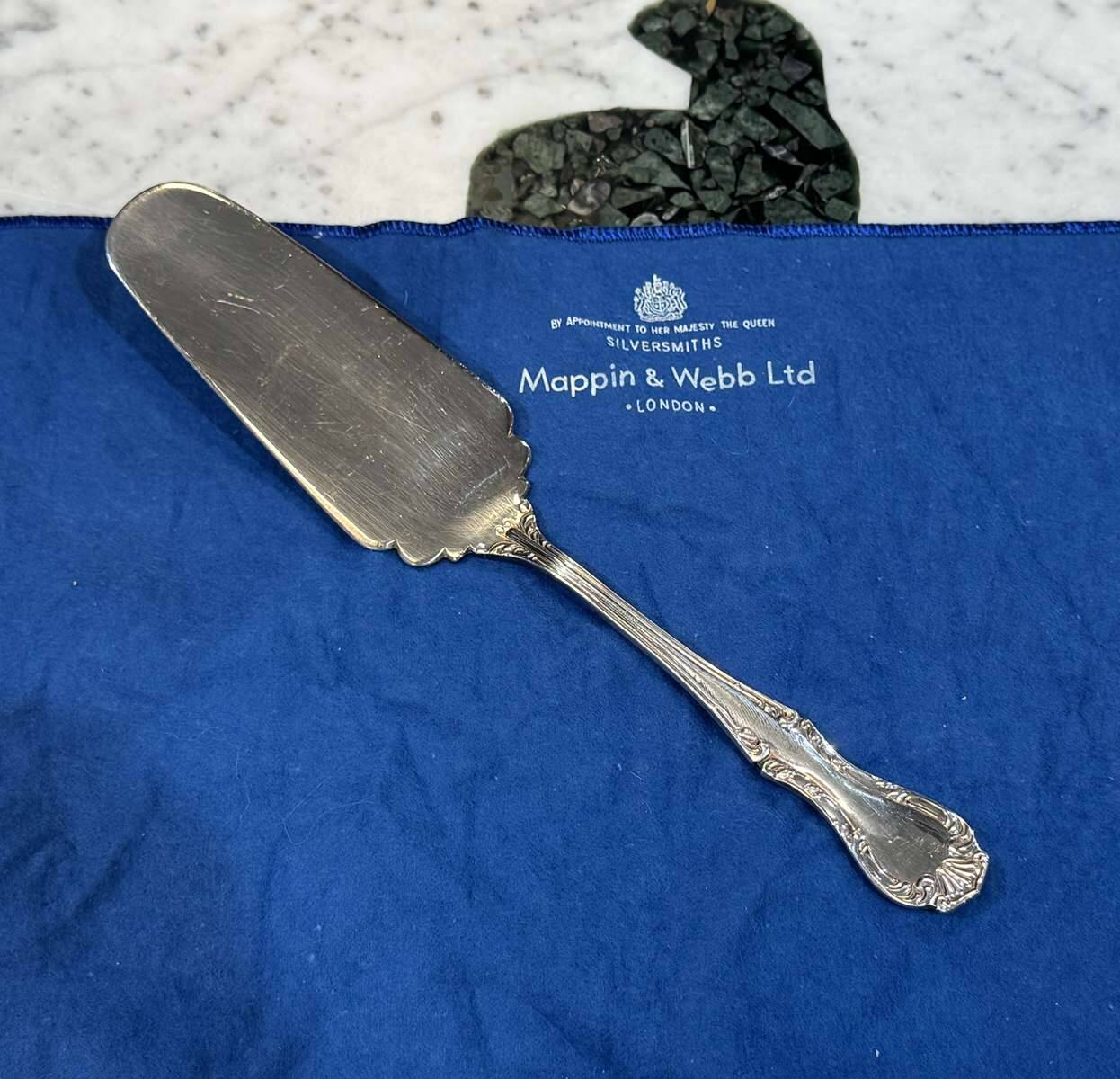 Mappin and Webb silver-plated cake slice model Russell