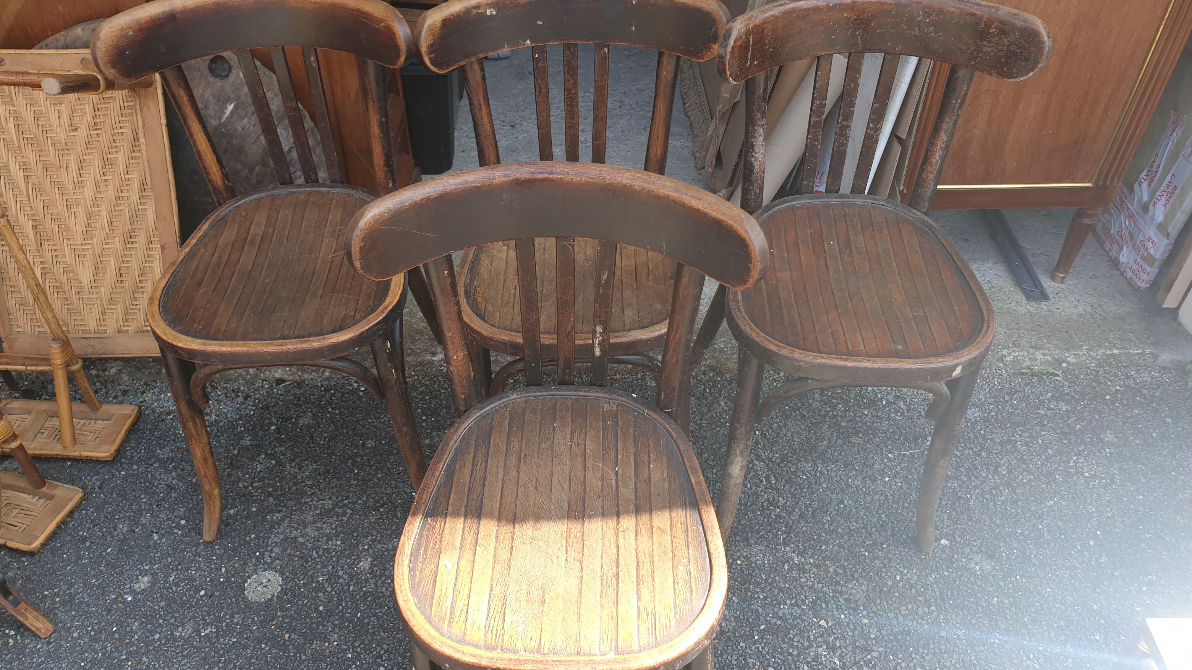 4 bistro chairs 40/50