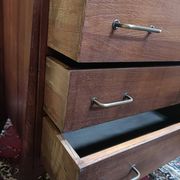 Commode scandinave à trois tiroirs en chêne pieds compas