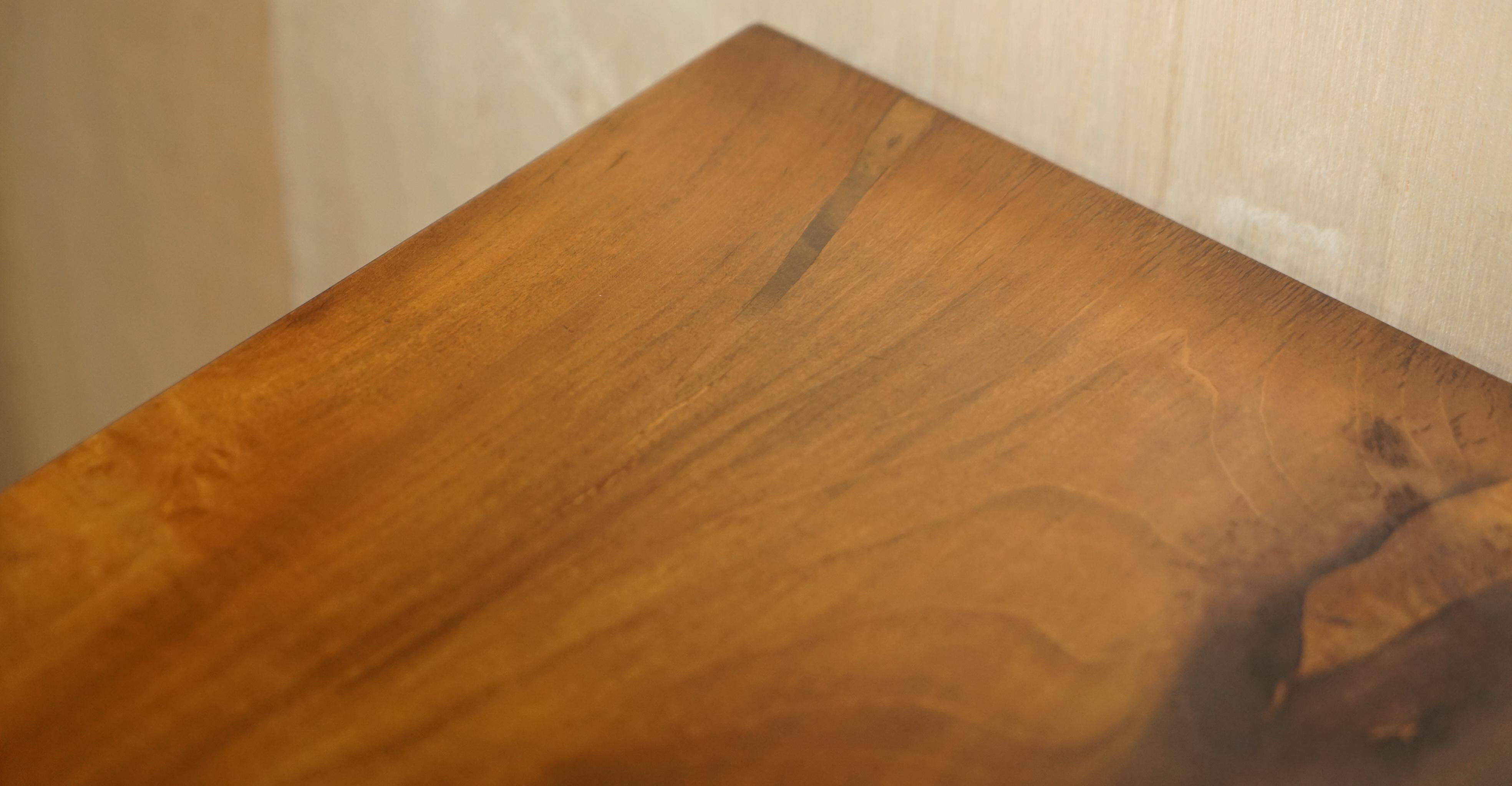 Armoire de gouvernante Art Deco en noyer burr par Waring & Gillow