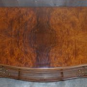 Commode Victorienne Tardive en Bois Dur Pieds Griffe et Boule