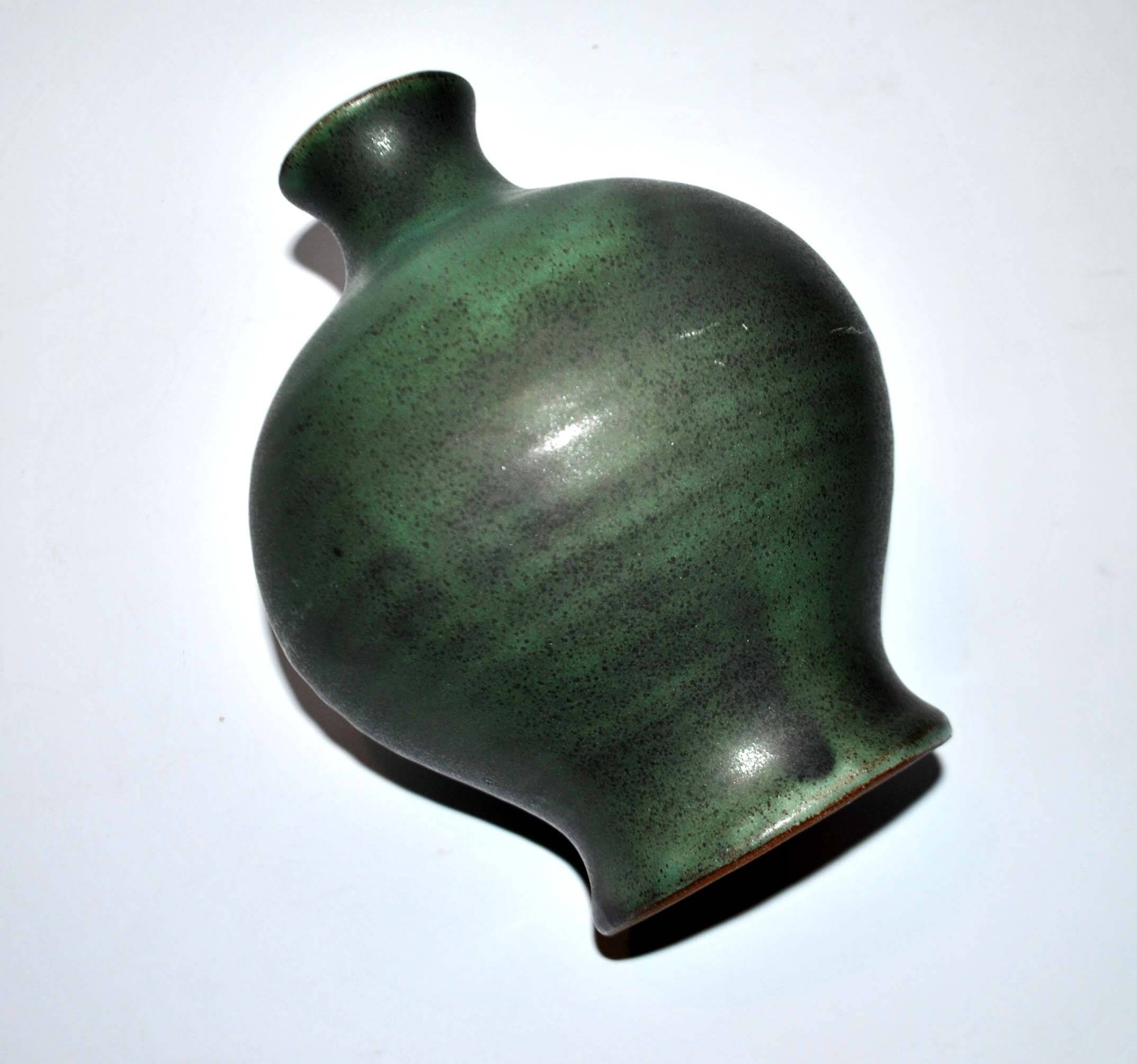 Vintage ceramic vase signed vague - Green glazed terracotta