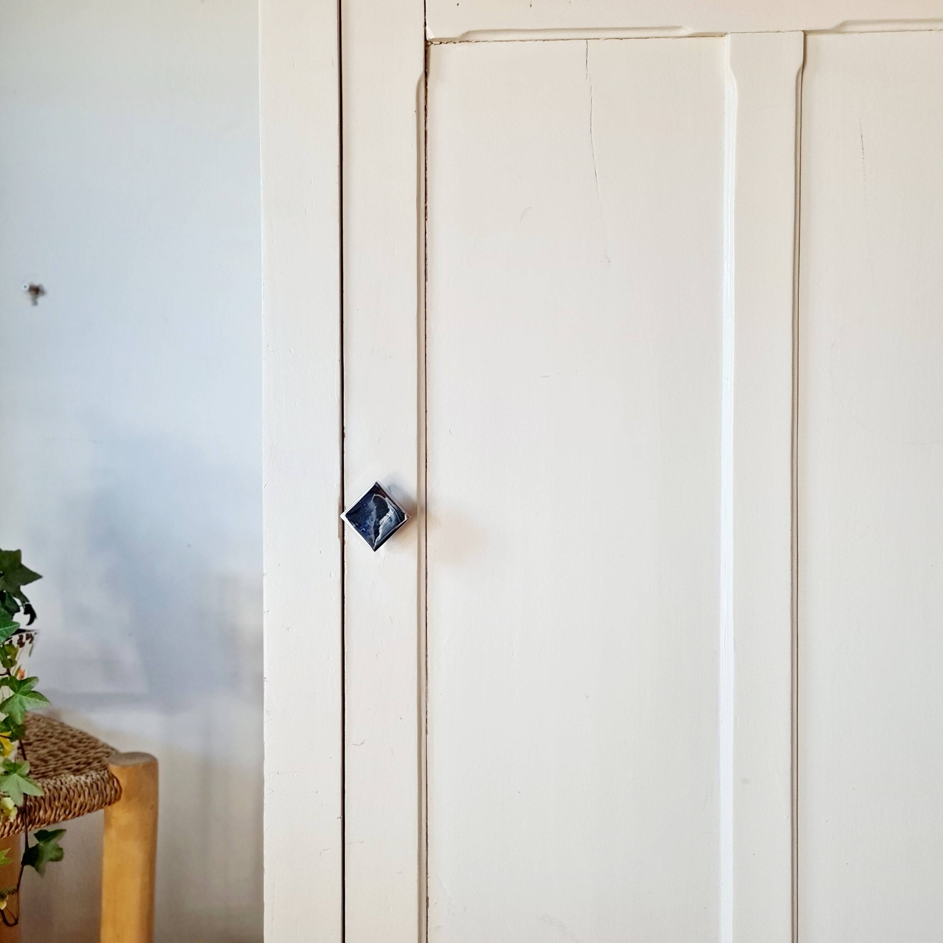 Antique Parisian bonnetière - Cream white - Panelled