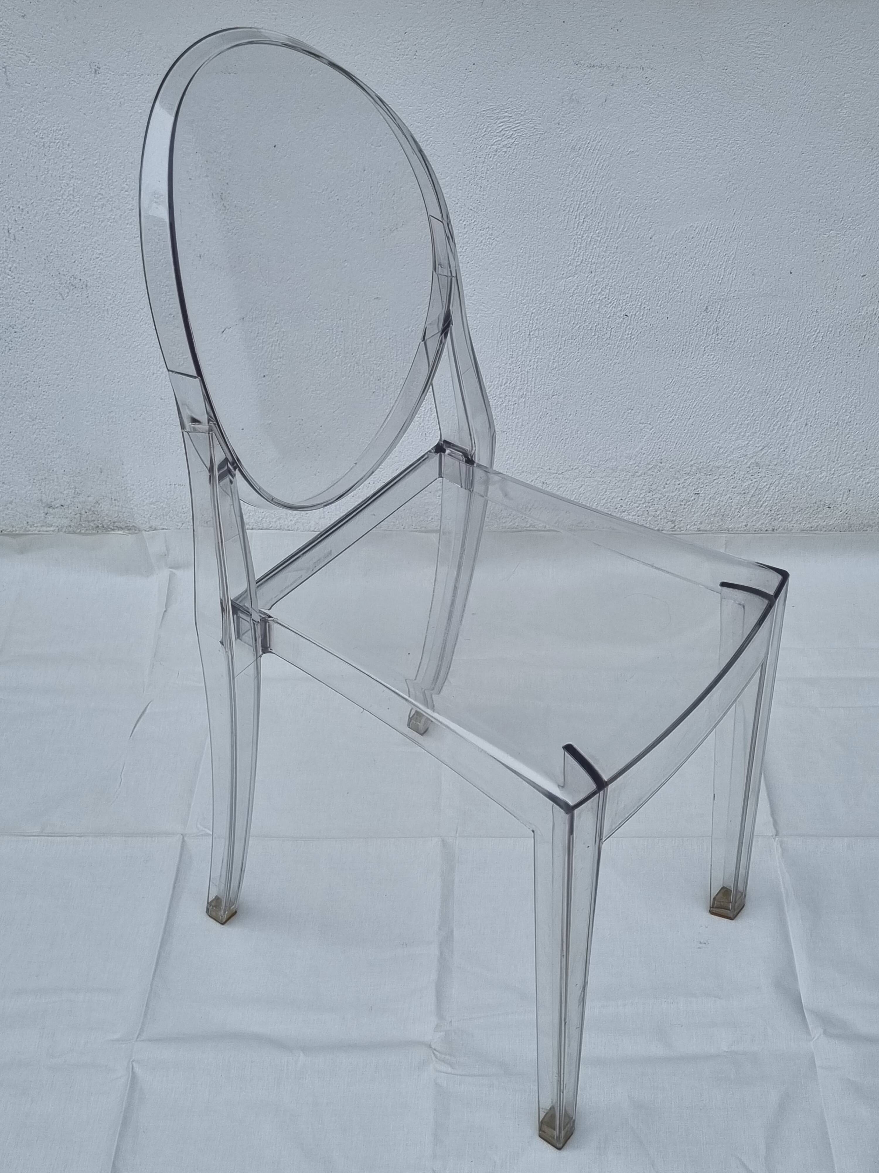Chaise “Victoria Ghost” – design Philippe Starck pour Kartell