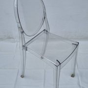 Chaise “Victoria Ghost” – design Philippe Starck pour Kartell