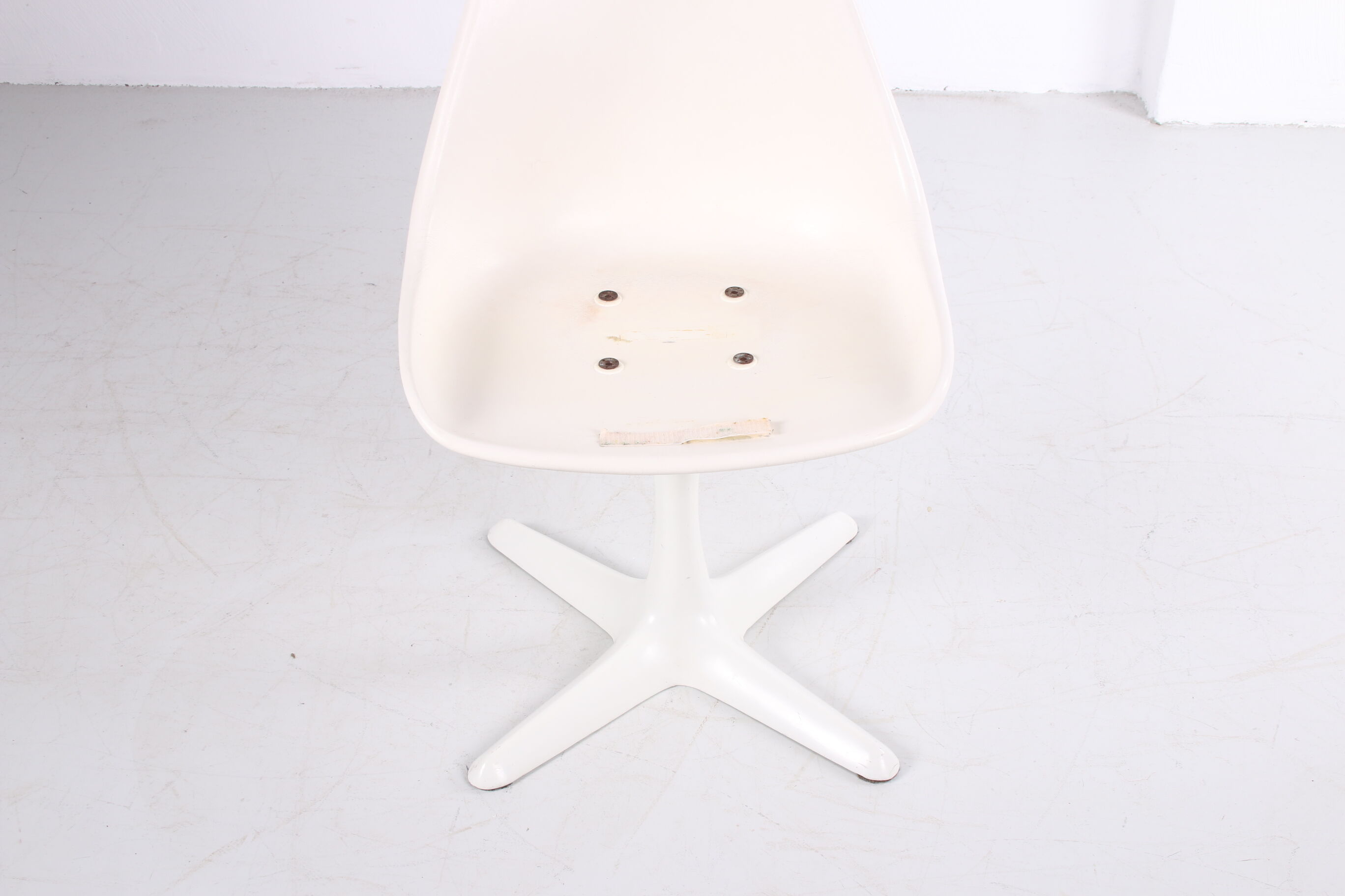 Set of table with 4 chairs designed by Maurice Burke made by Arkana