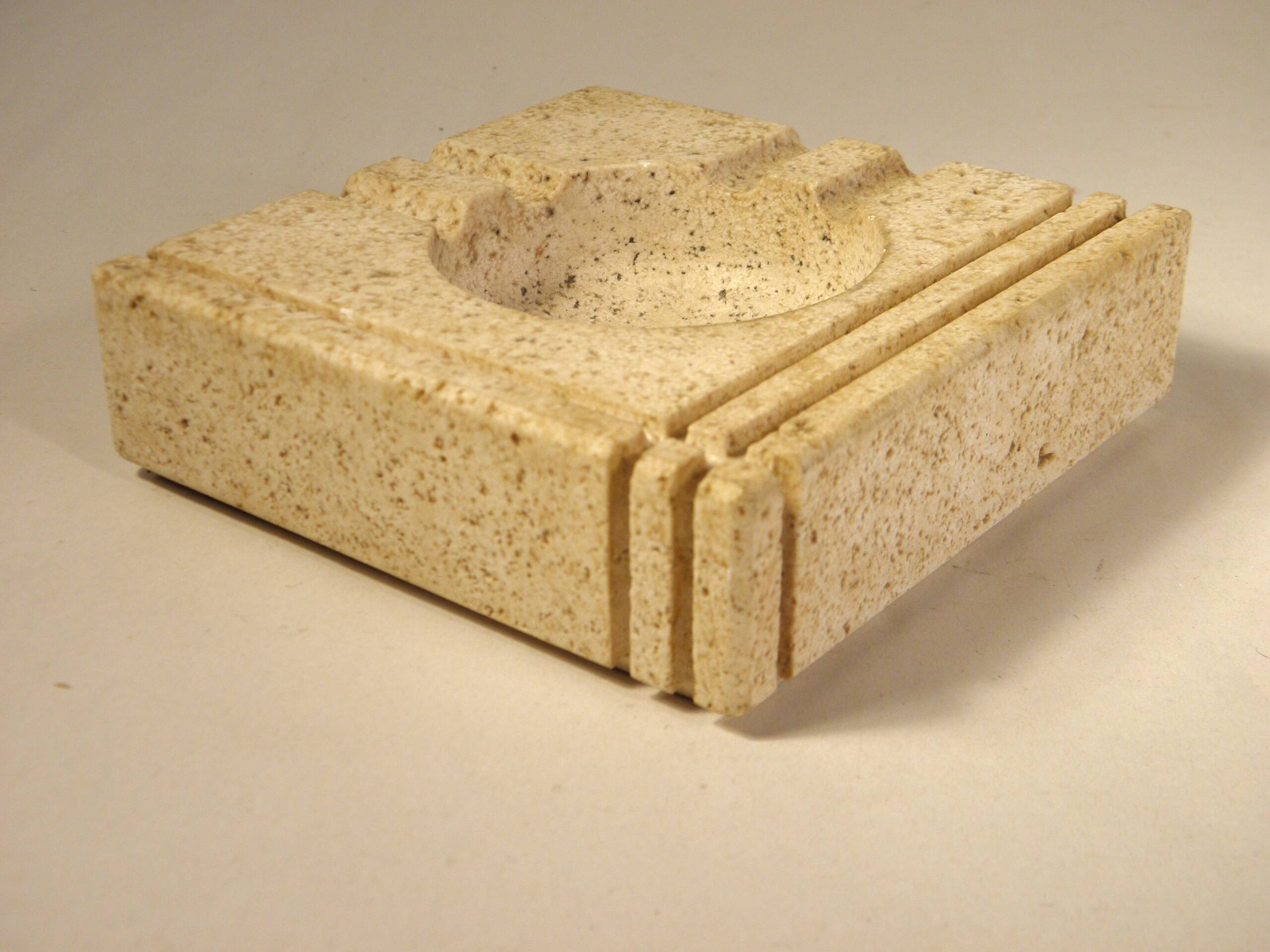 Mannelli travertine smoking set
